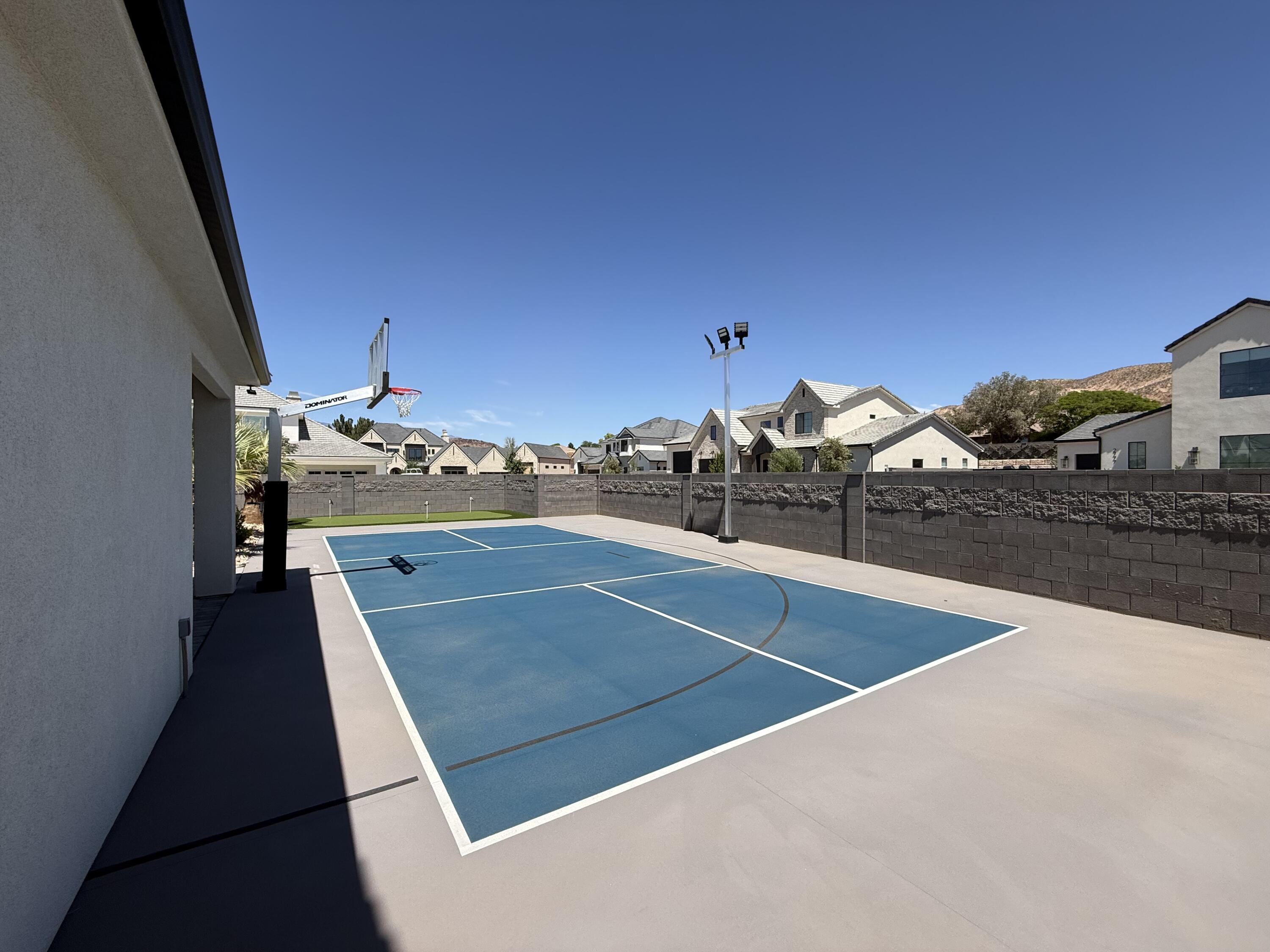 QUEENSRIDGE - Residential