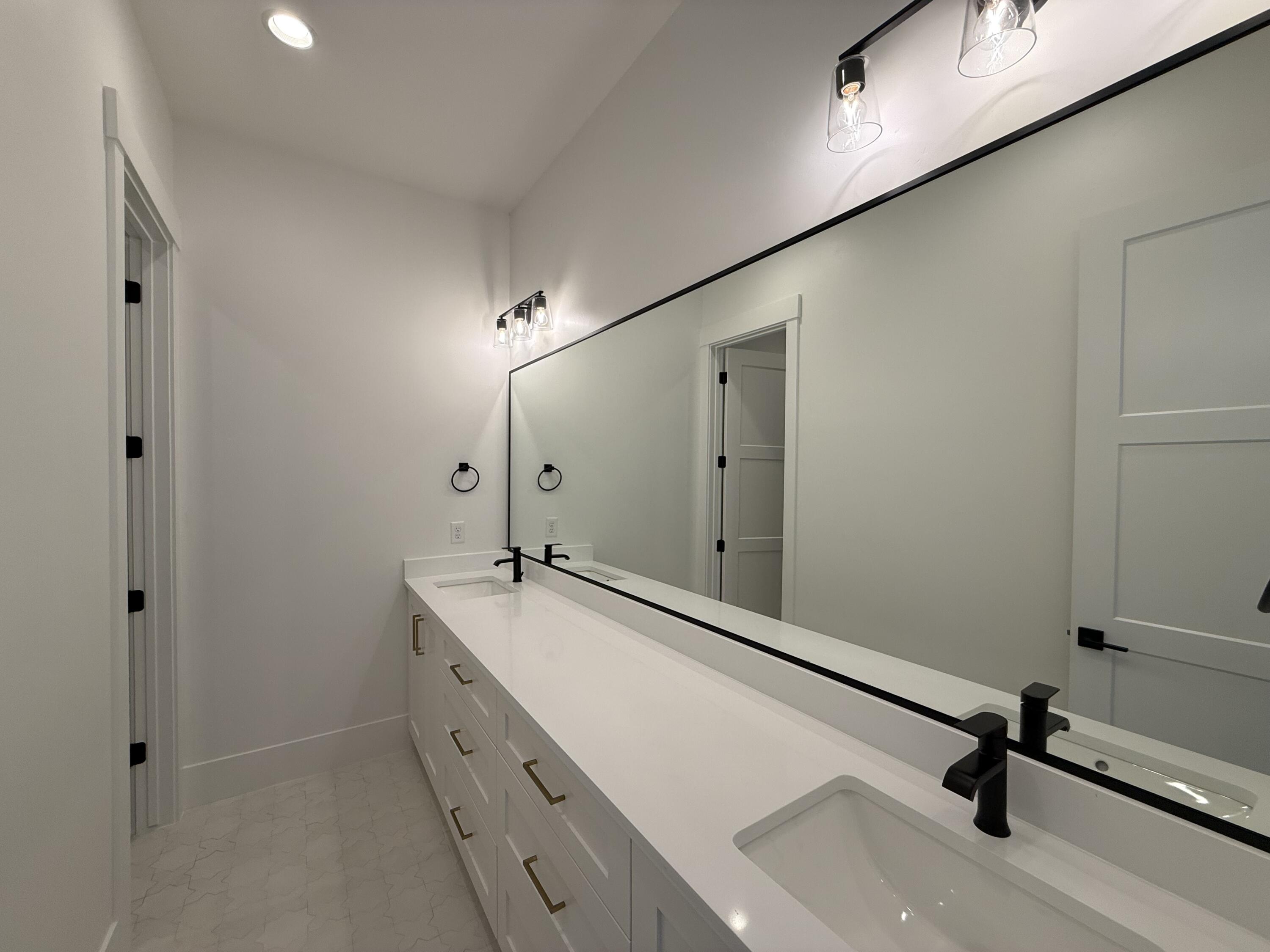 QUEENSRIDGE - Residential