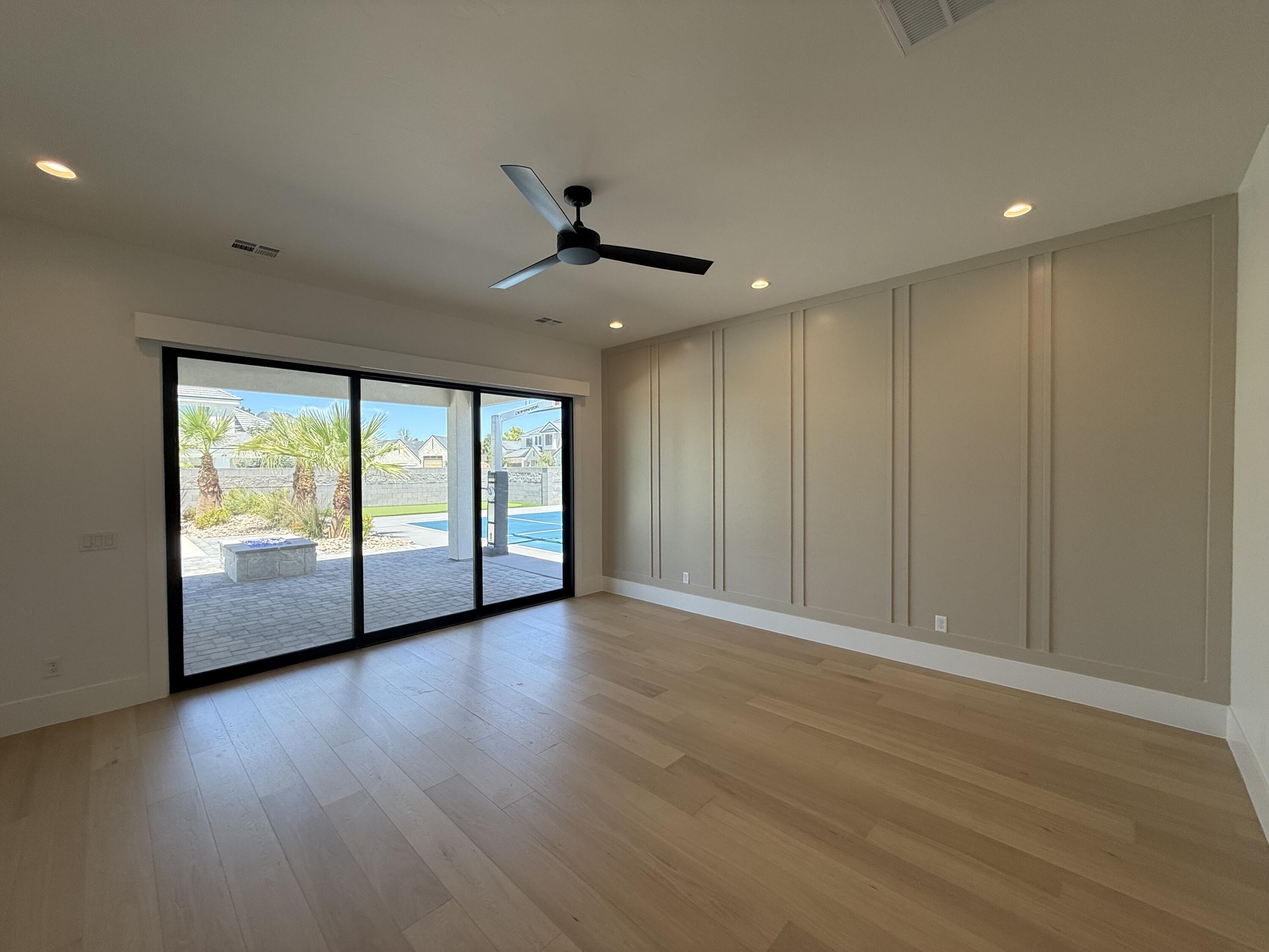 QUEENSRIDGE - Residential