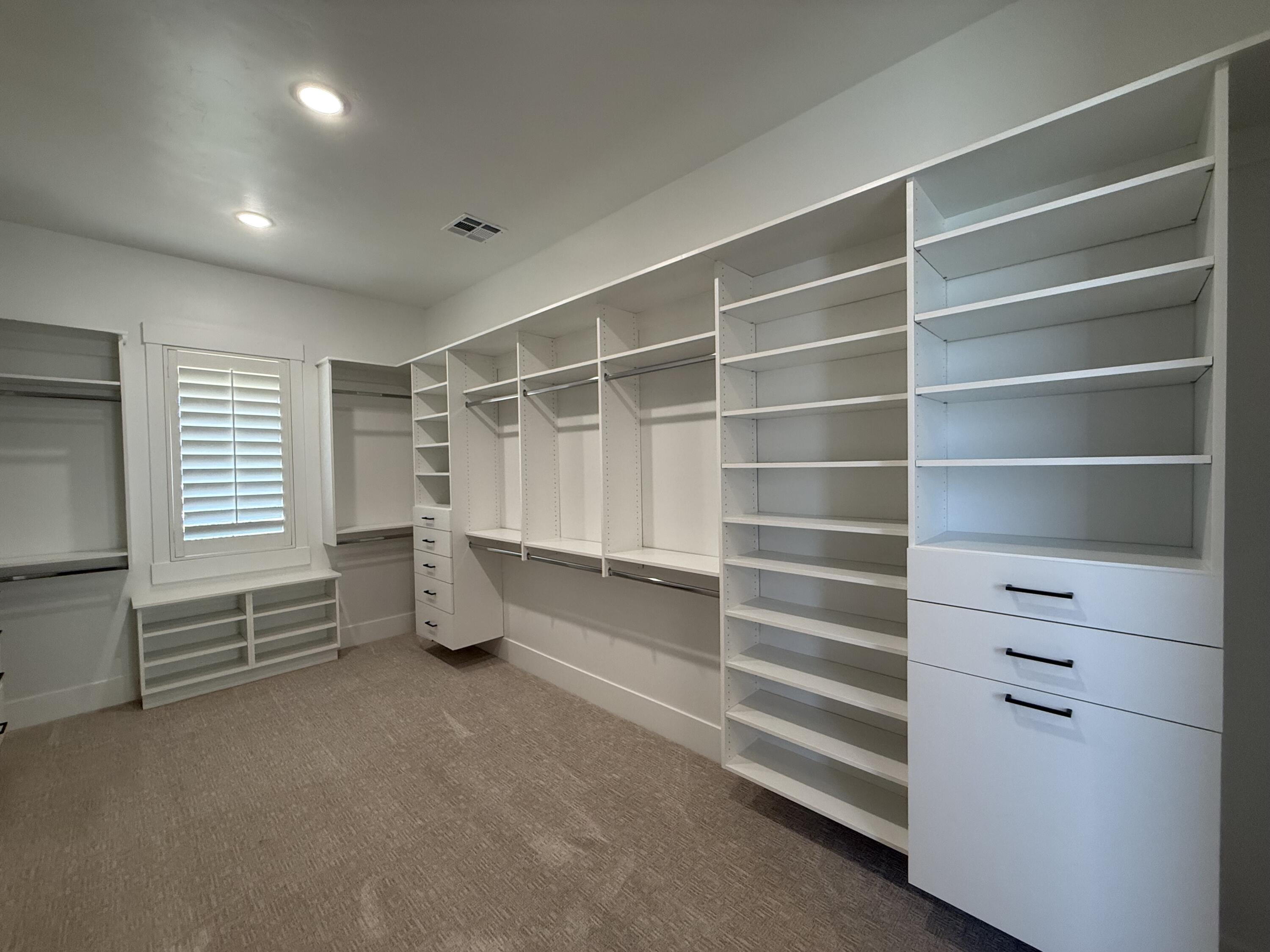 QUEENSRIDGE - Residential