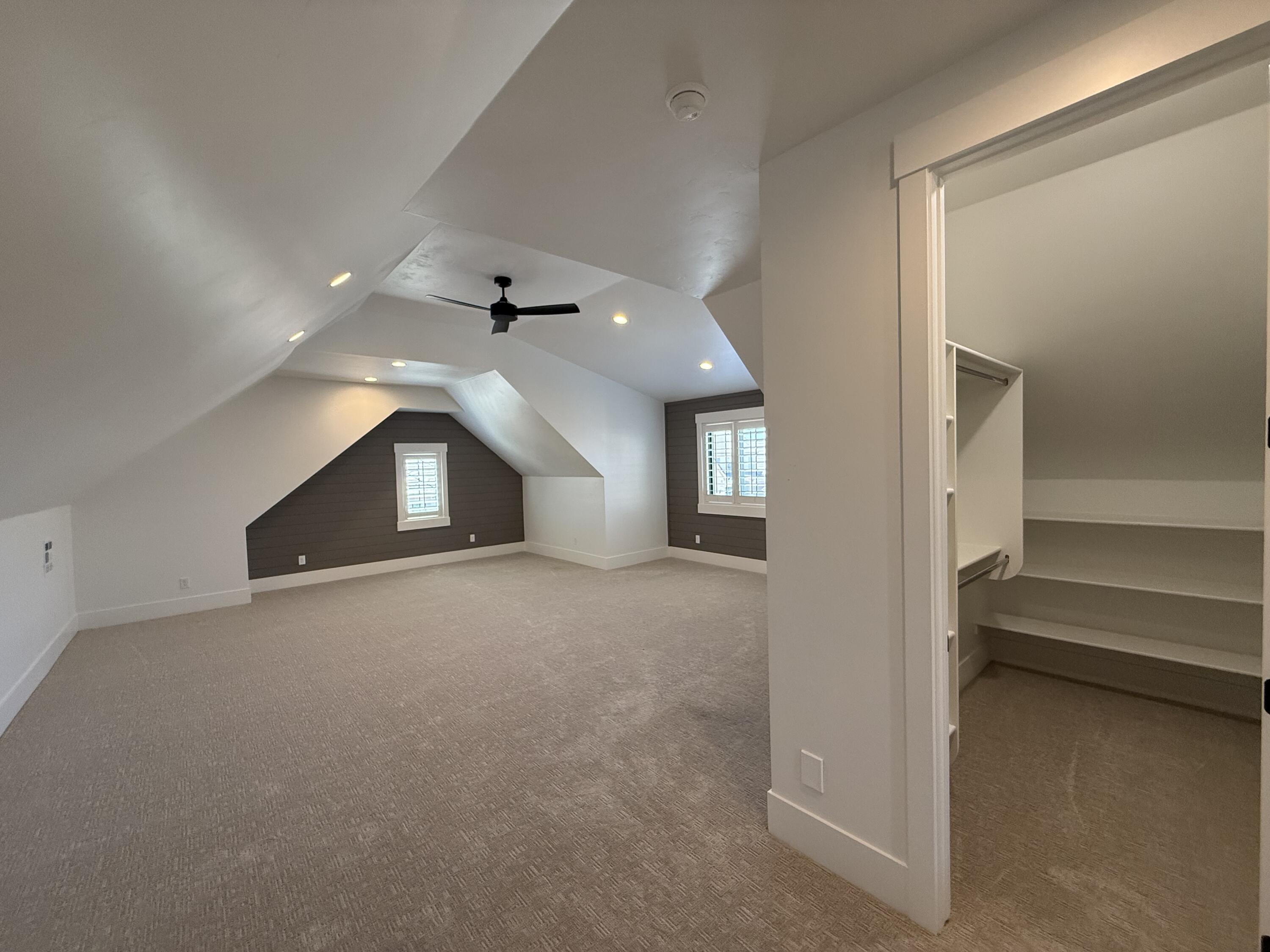 QUEENSRIDGE - Residential