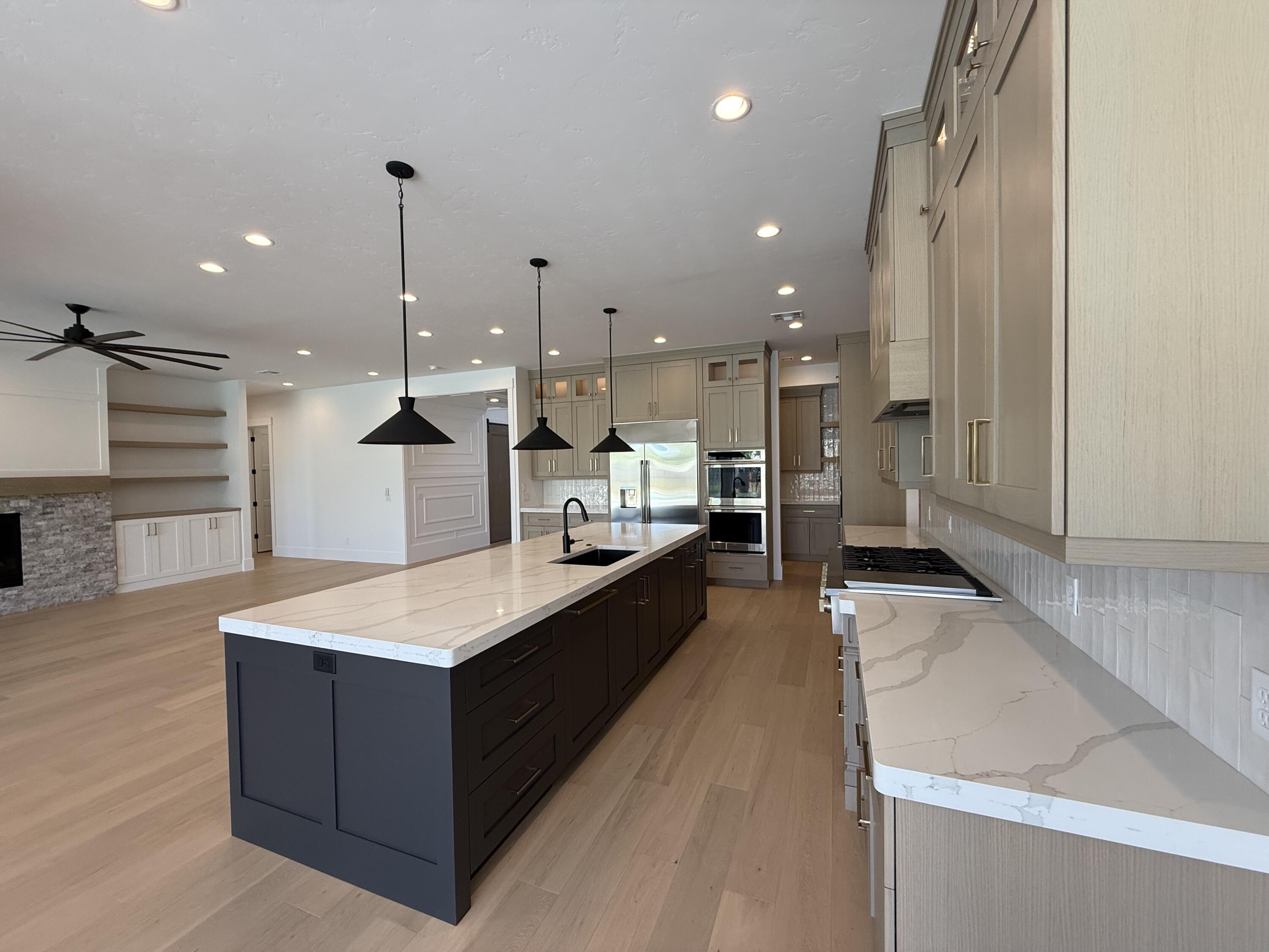 QUEENSRIDGE - Residential