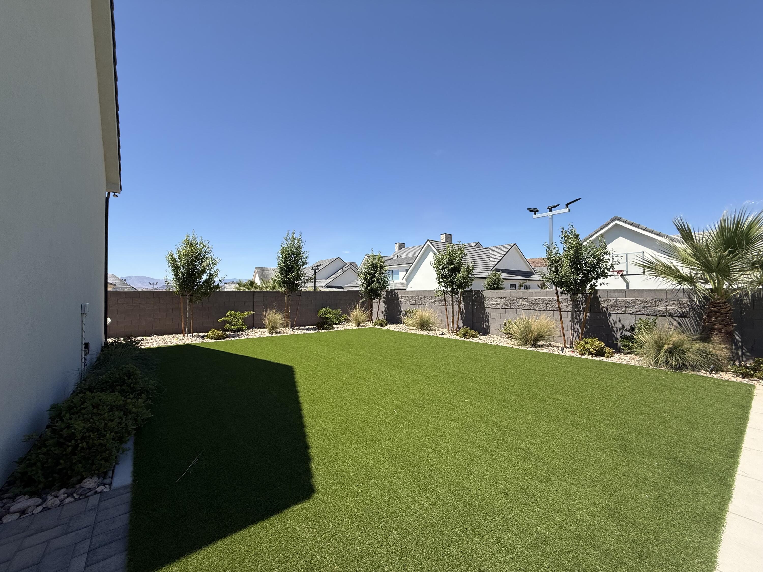 QUEENSRIDGE - Residential