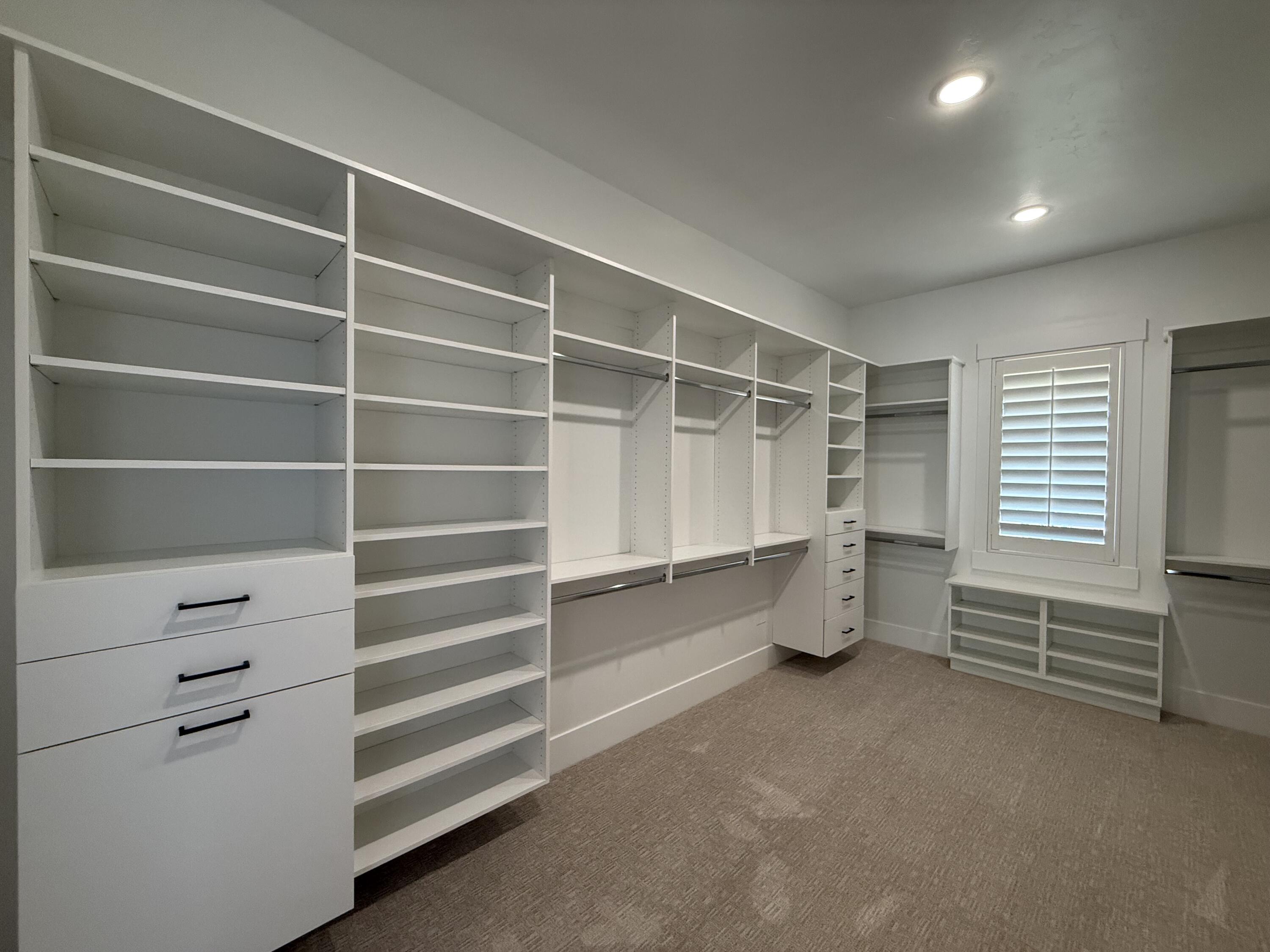 QUEENSRIDGE - Residential