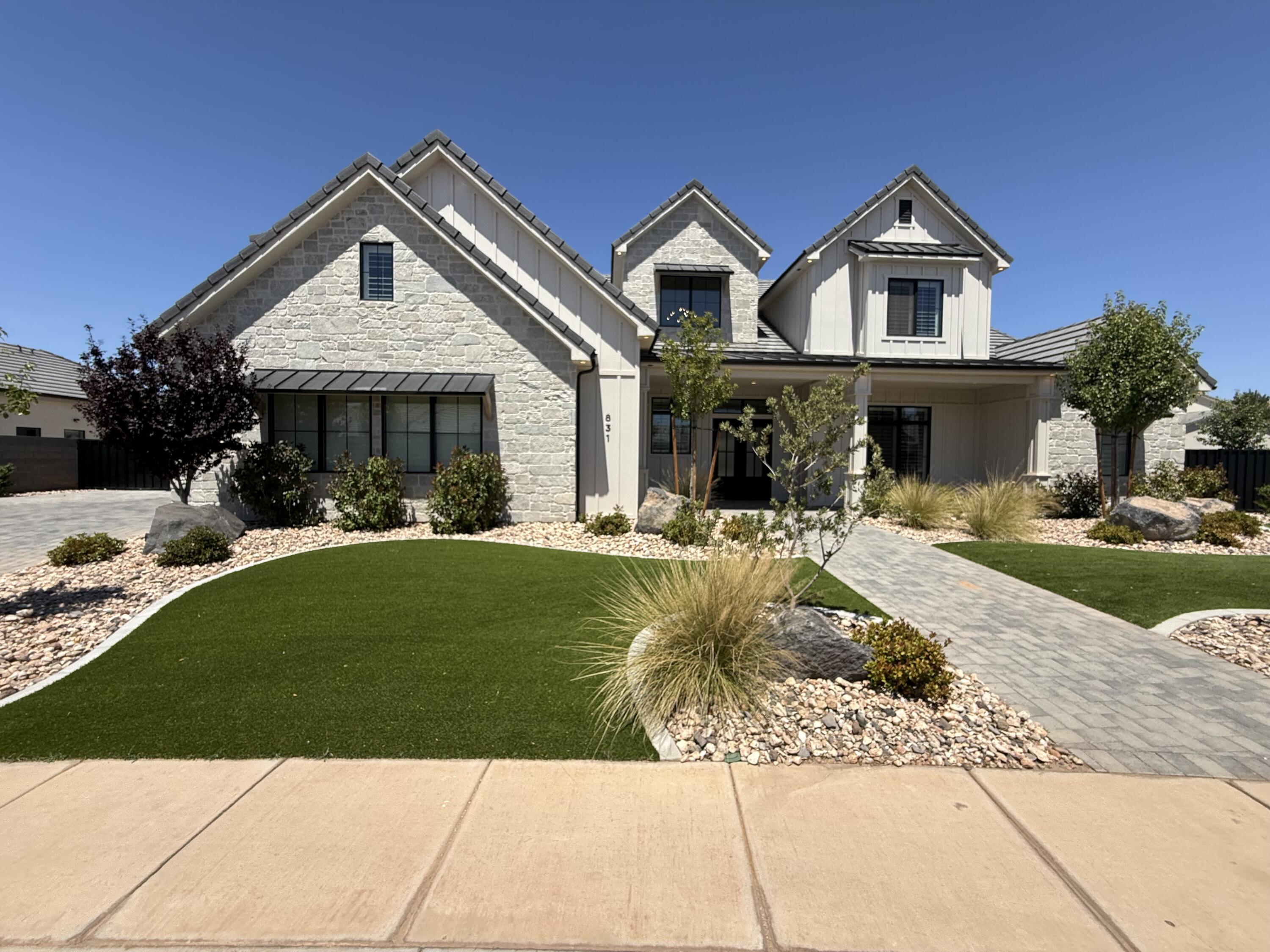 QUEENSRIDGE - Residential