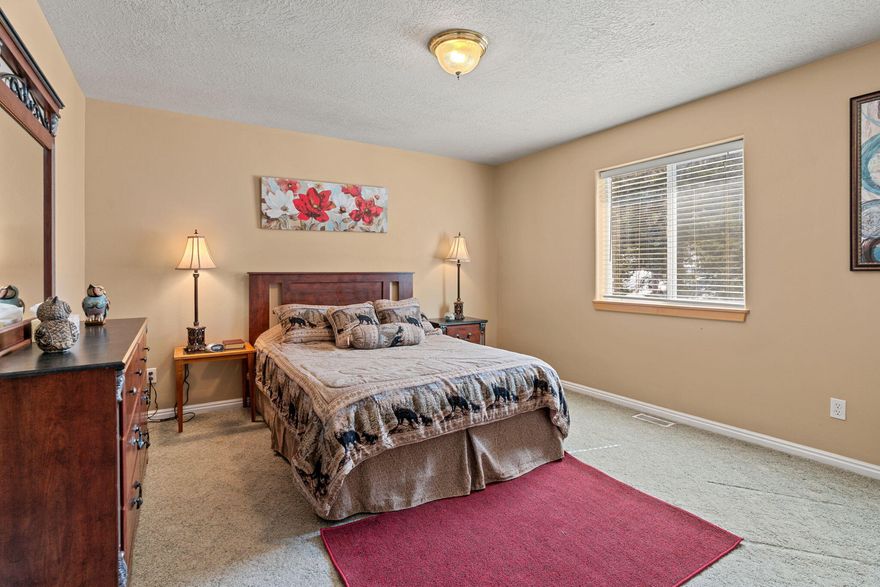 STR approved, 2500 sf on nearly 1/2 acre lot with trees just 1 mile from Brian Head Ski Resort. Paved year-round access. Full furnished with Ca-King Sleep Number, walk-in shower and large soaking tub in master which also has a deck with fabulous view. Basement heated storage area for your gear. Oversize garage. Drone: https://youtu.be/C9RorH_4BAg