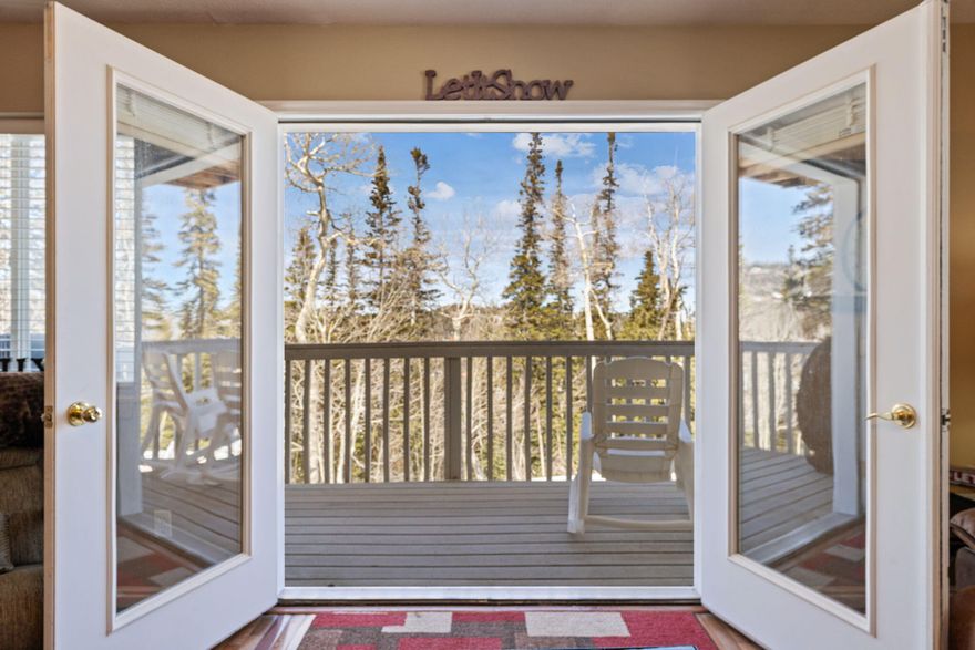 2503 SF on wooded .46 acre with paved year-round access. Full furnished with Ca-King Sleep Number, walk-in shower and large soaking tub in master which also has a deck off the room with fabulous view. Double bunks in upstairs room, queen bedroom with walk-in close on main level. Basement heated storage area. Oversize garage.Located 1 minute from ski resort. Year-round accessible and STR approved. Drone footage:  https://youtu.be/C9RorH_4BAg