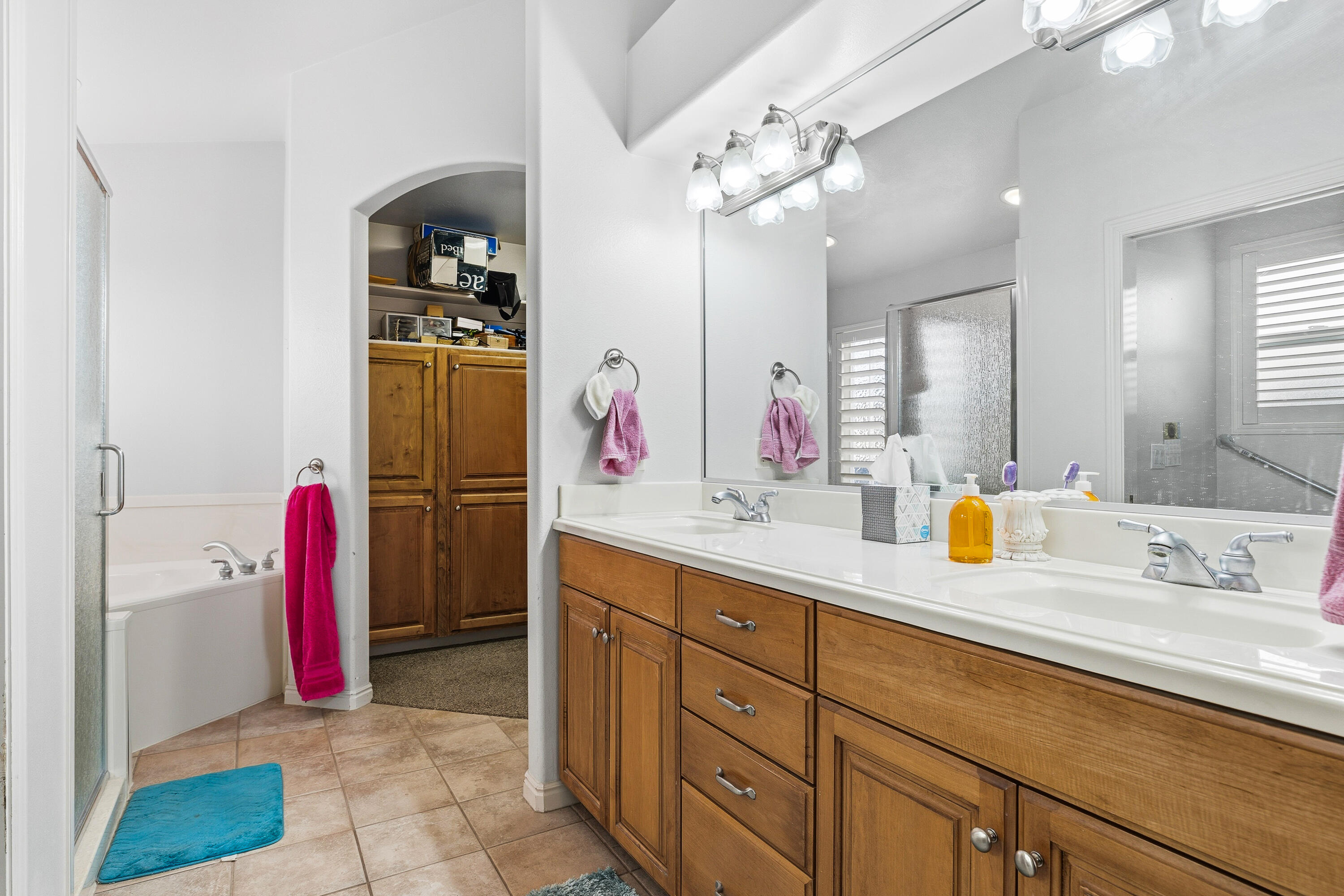 FOX BOROUGH - Residential