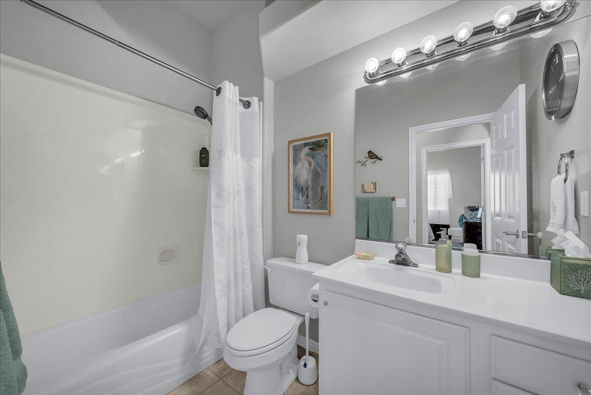 SKY RIDGE TOWNHOMES - Residential