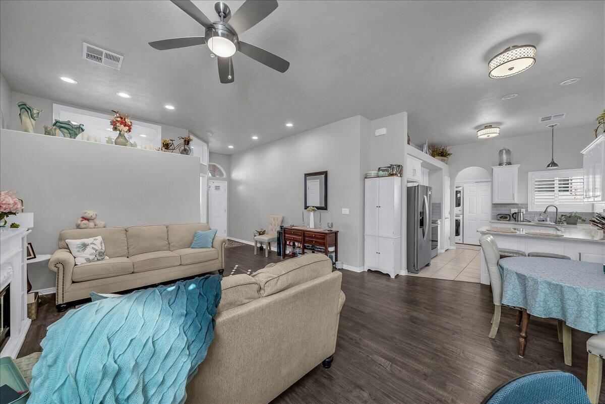 SKY RIDGE TOWNHOMES - Residential