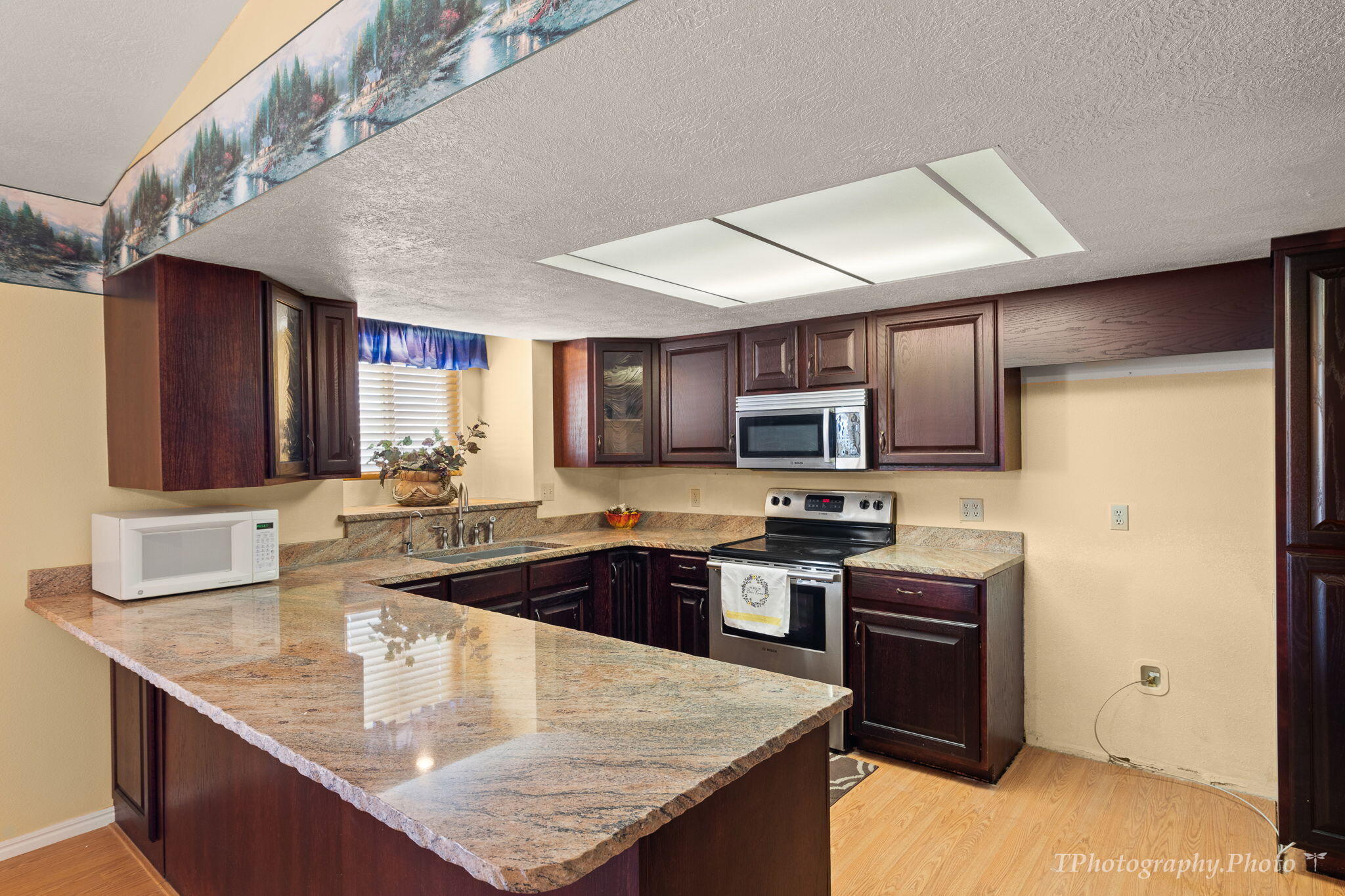 WINCHESTER HILLS - Residential