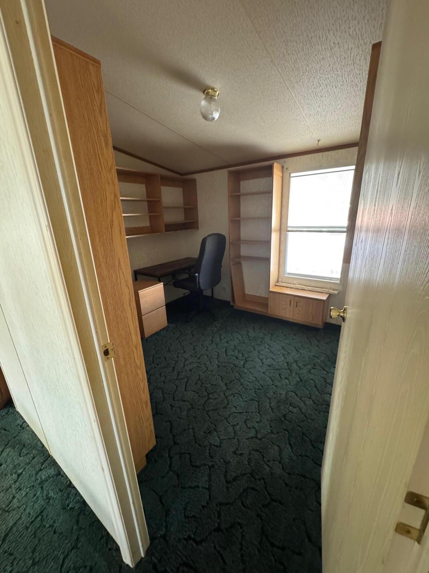 LAVA BLUFF MOBILE HOME PARK - Residential