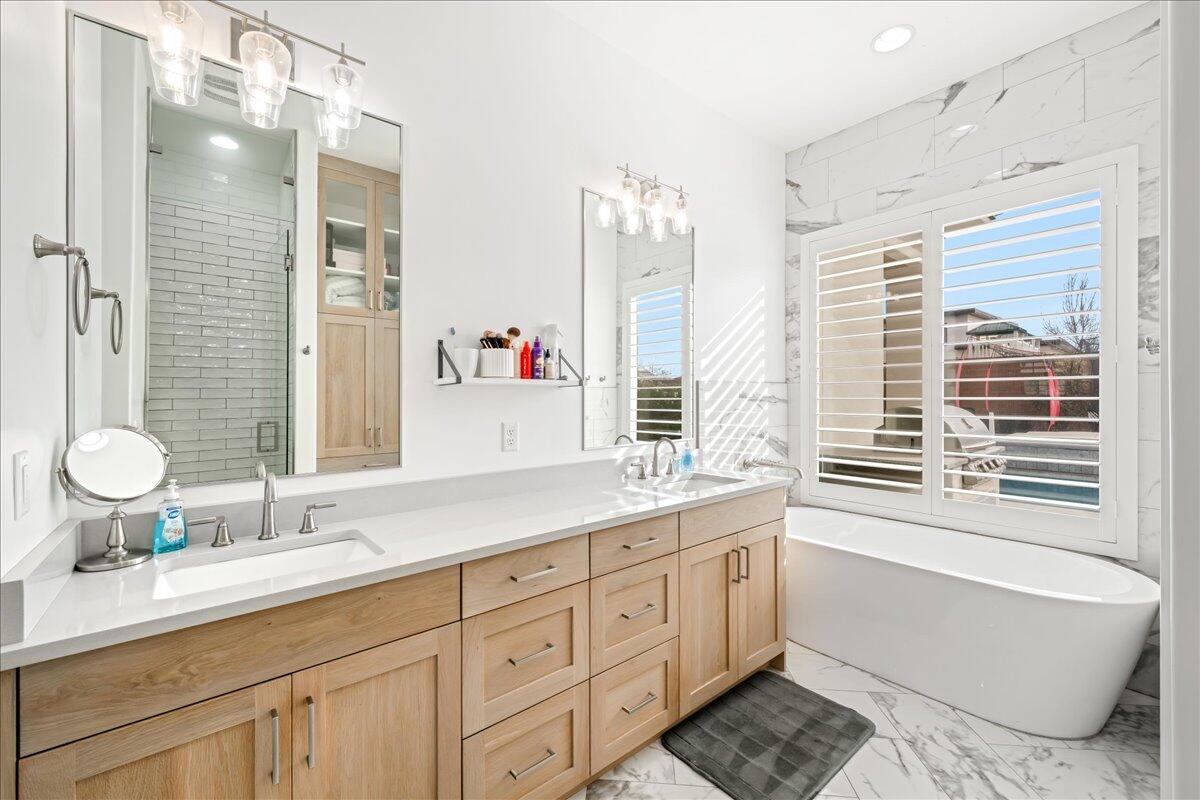 FIELDSTONE - Residential