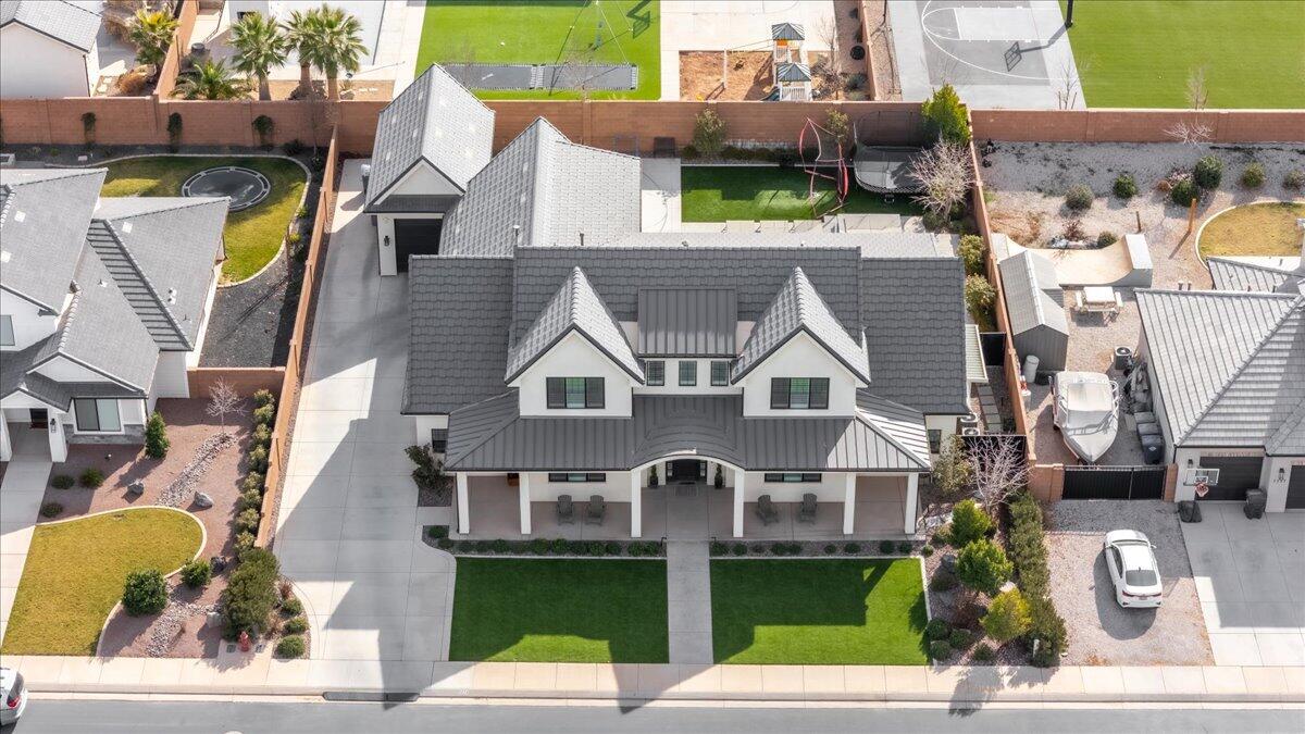 FIELDSTONE - Residential