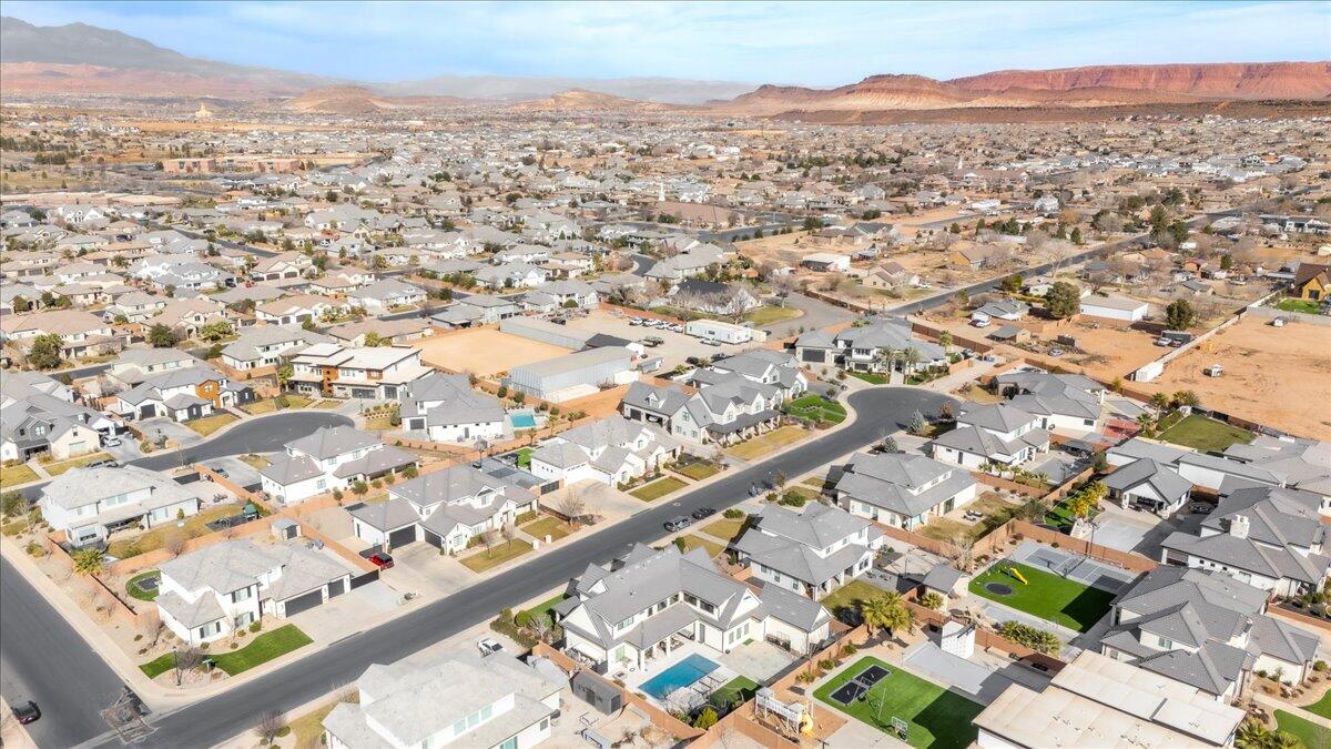 FIELDSTONE - Residential