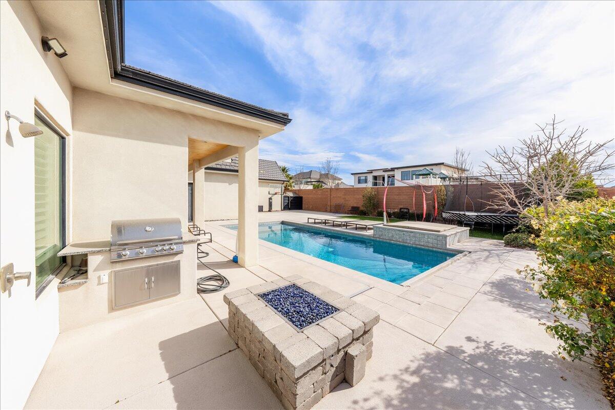 FIELDSTONE - Residential