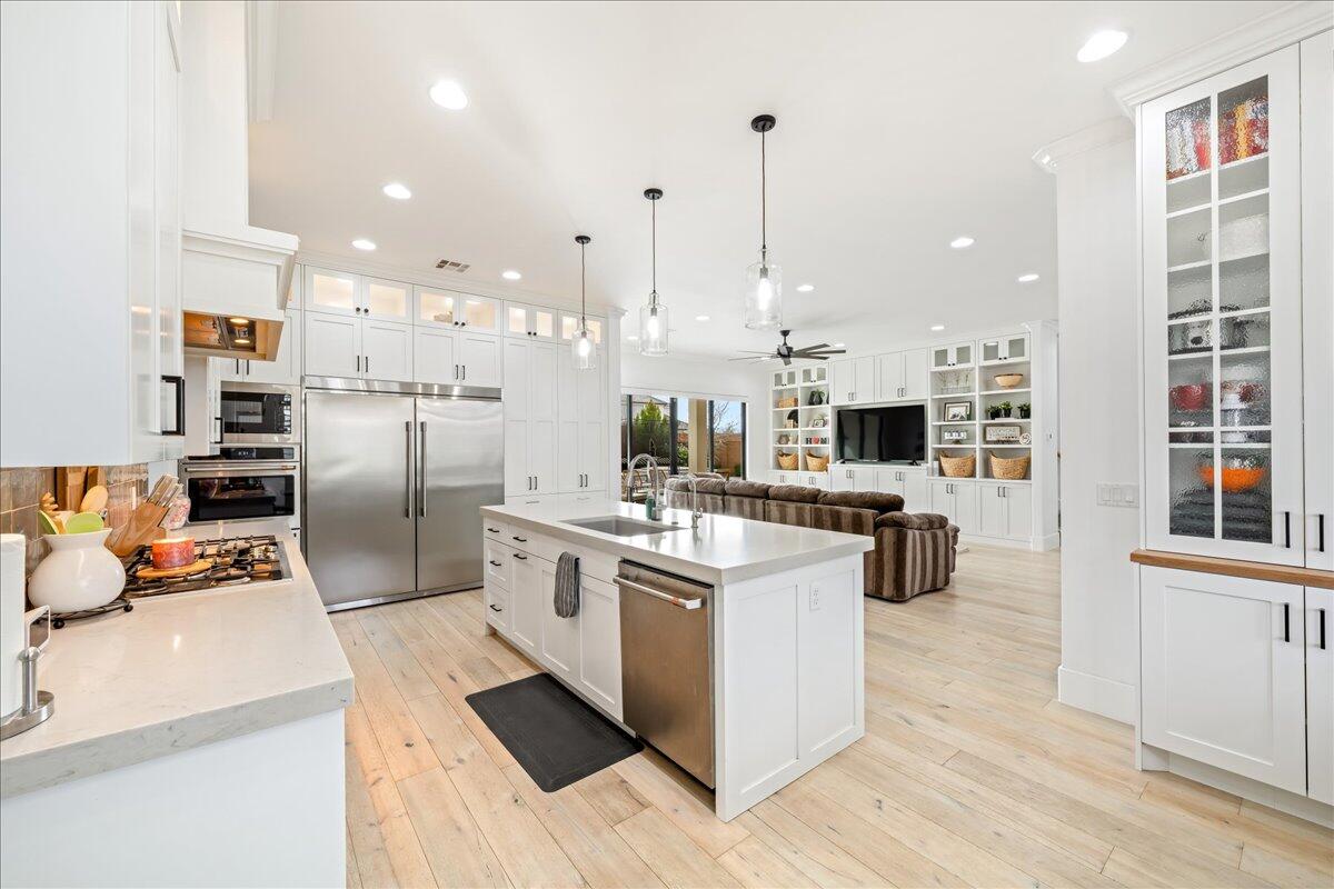 FIELDSTONE - Residential