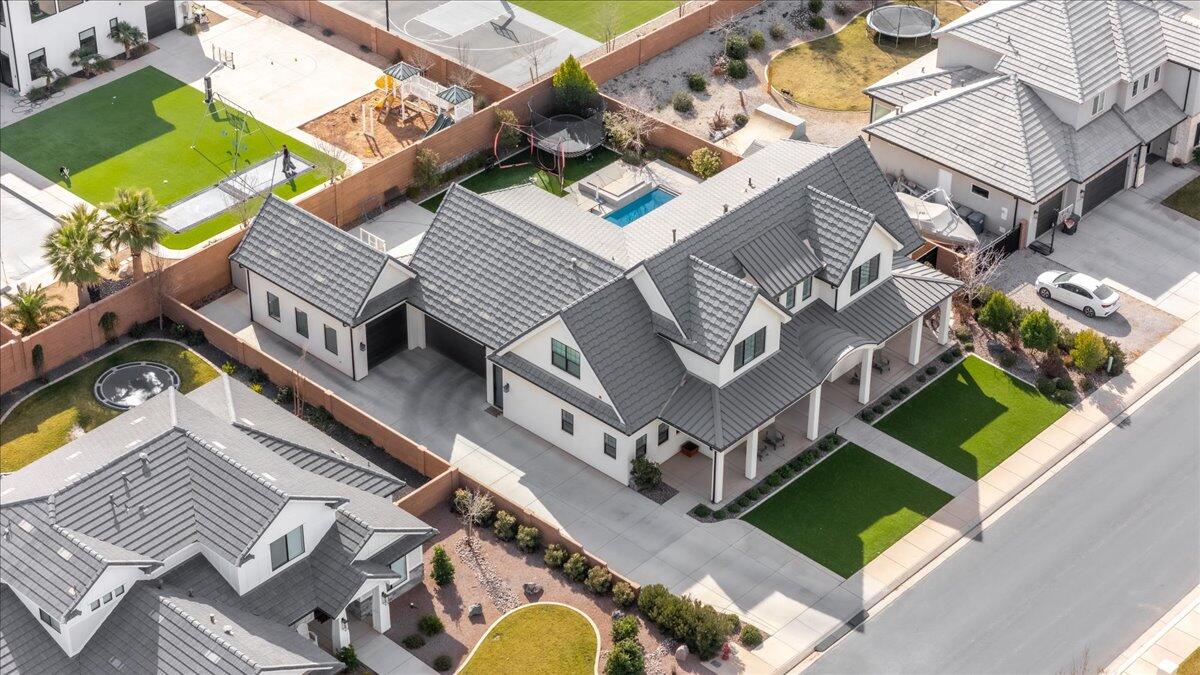 FIELDSTONE - Residential