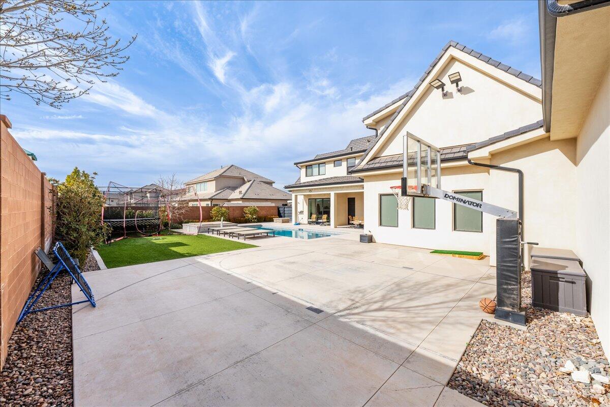 FIELDSTONE - Residential