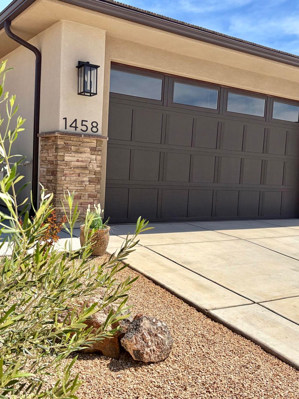 Photo of 1458 N HIGHLAND Parkway, Washington, UT 84780 (MLS # 26-271731)