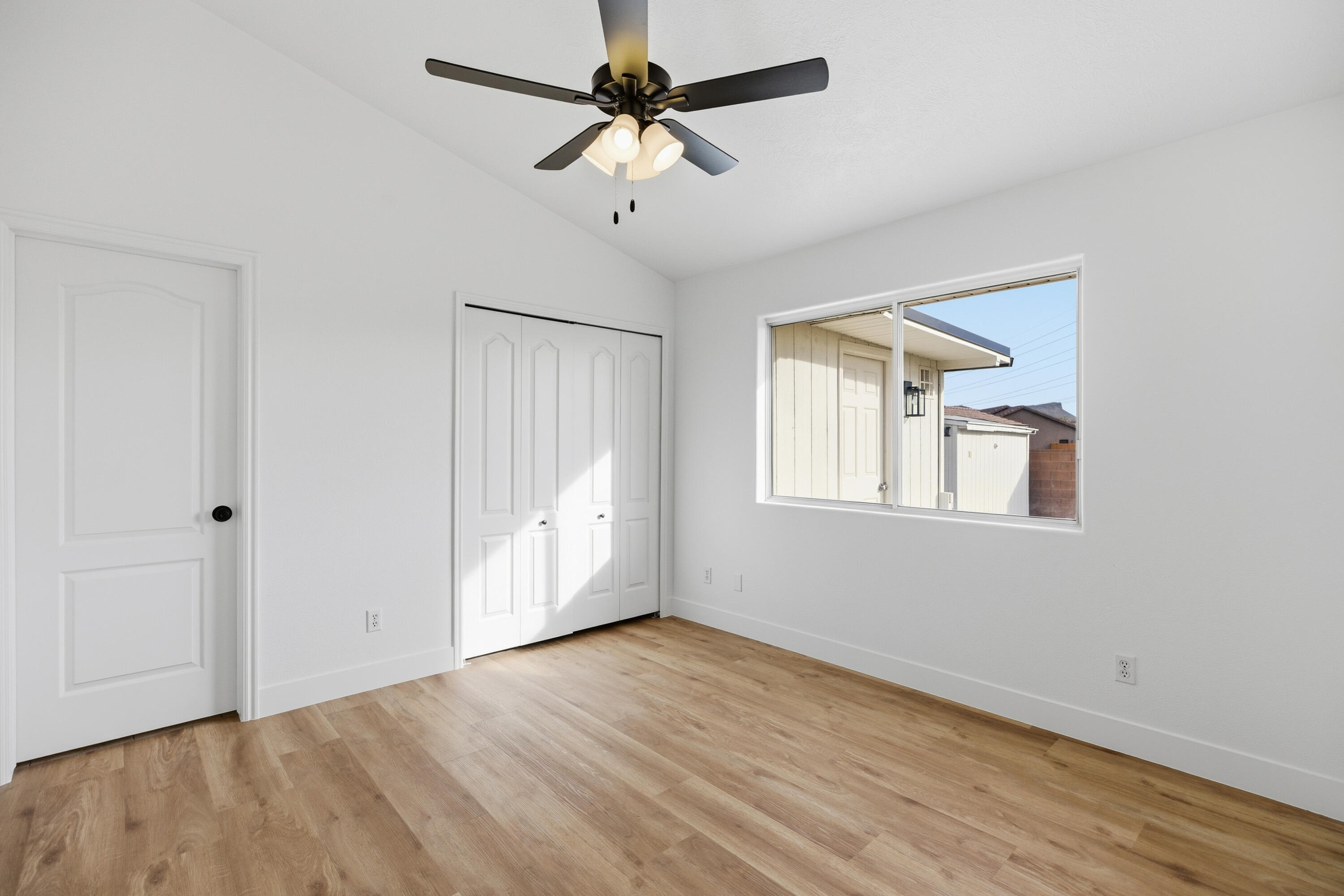 PARADISE VISTA - Residential