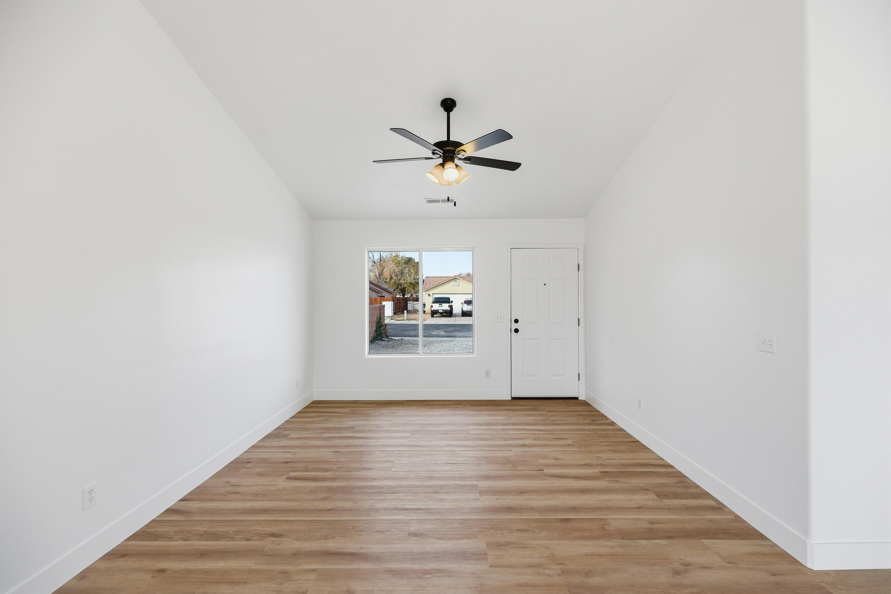 PARADISE VISTA - Residential