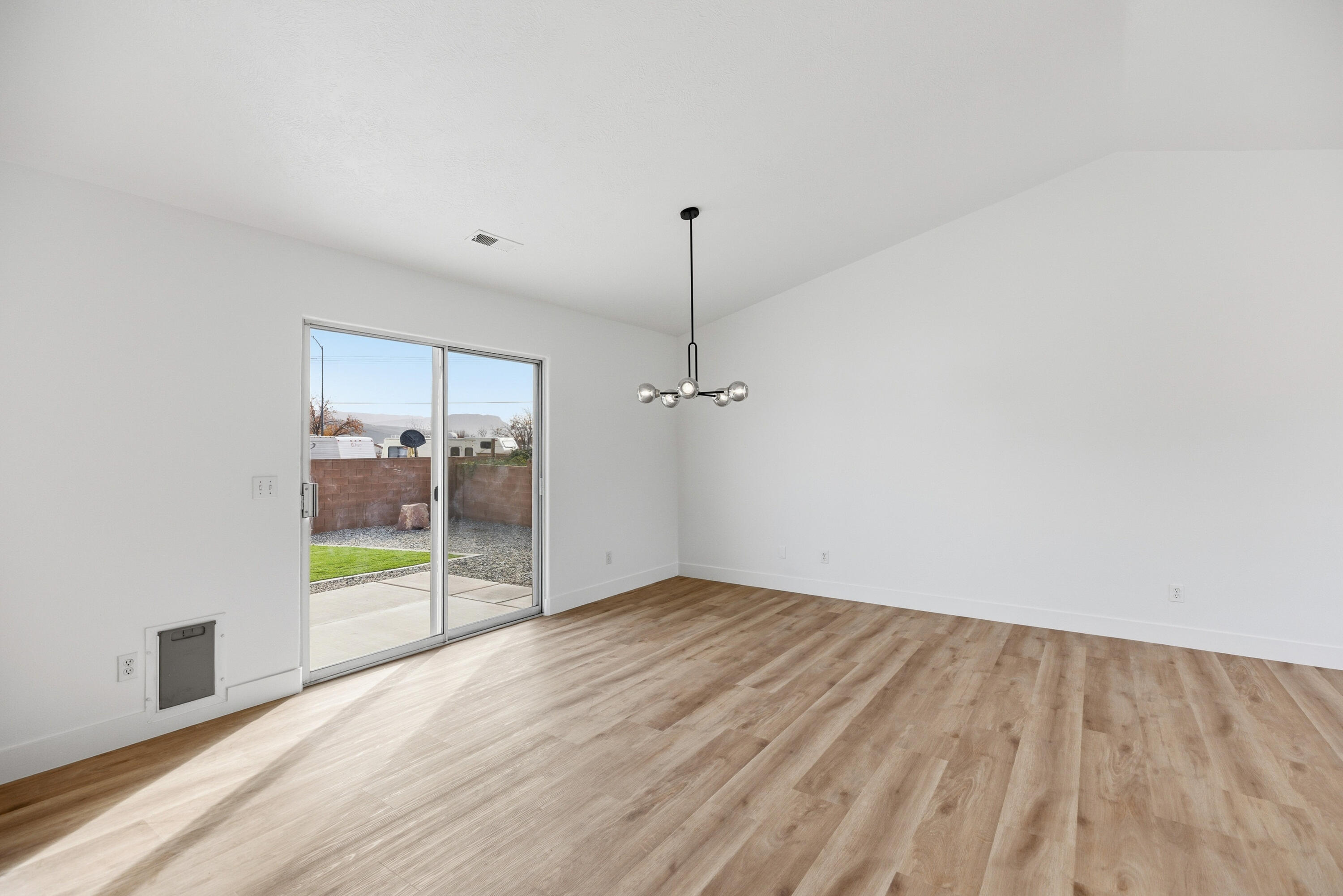 PARADISE VISTA - Residential