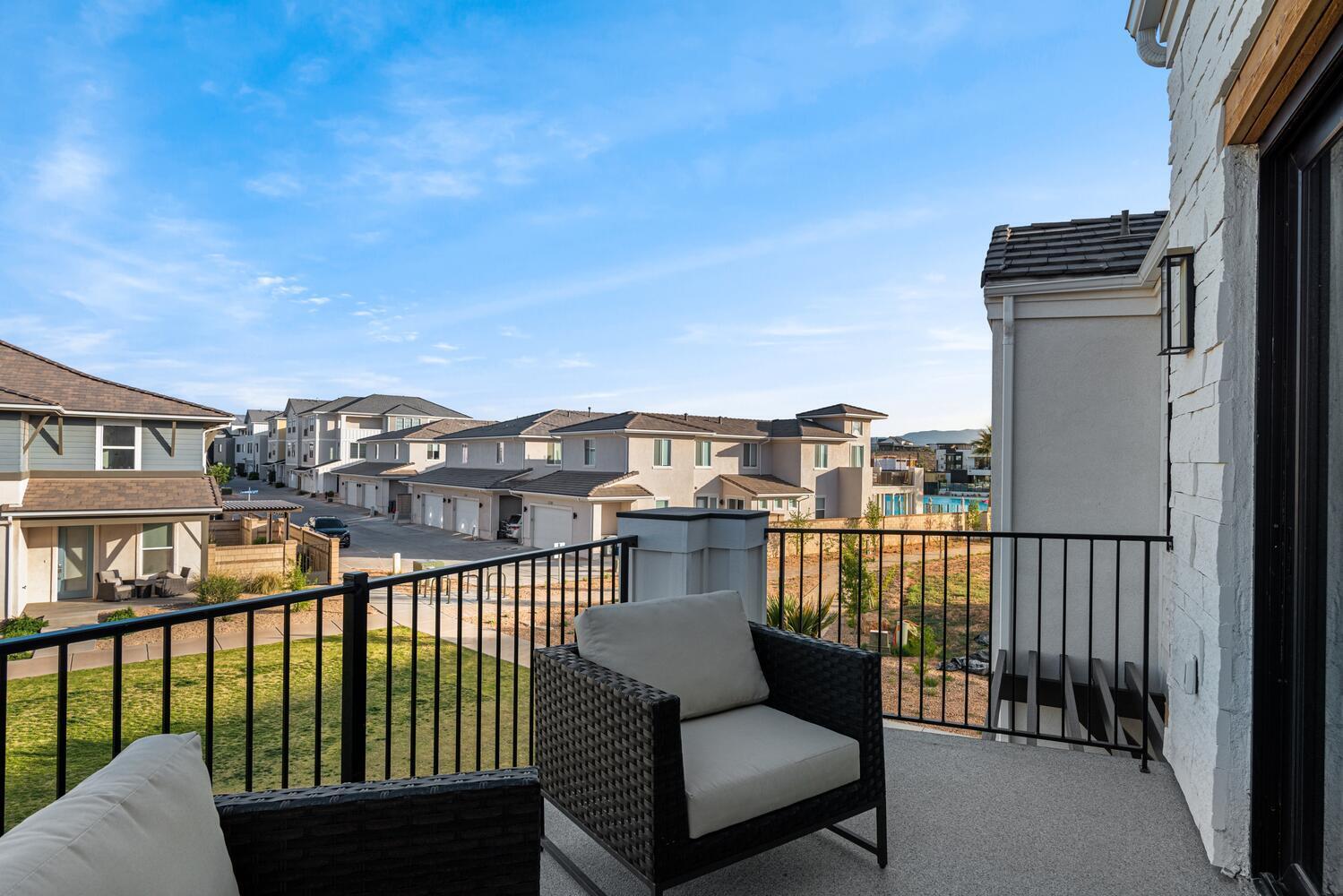 DESERT COLOR RESORT - Residential