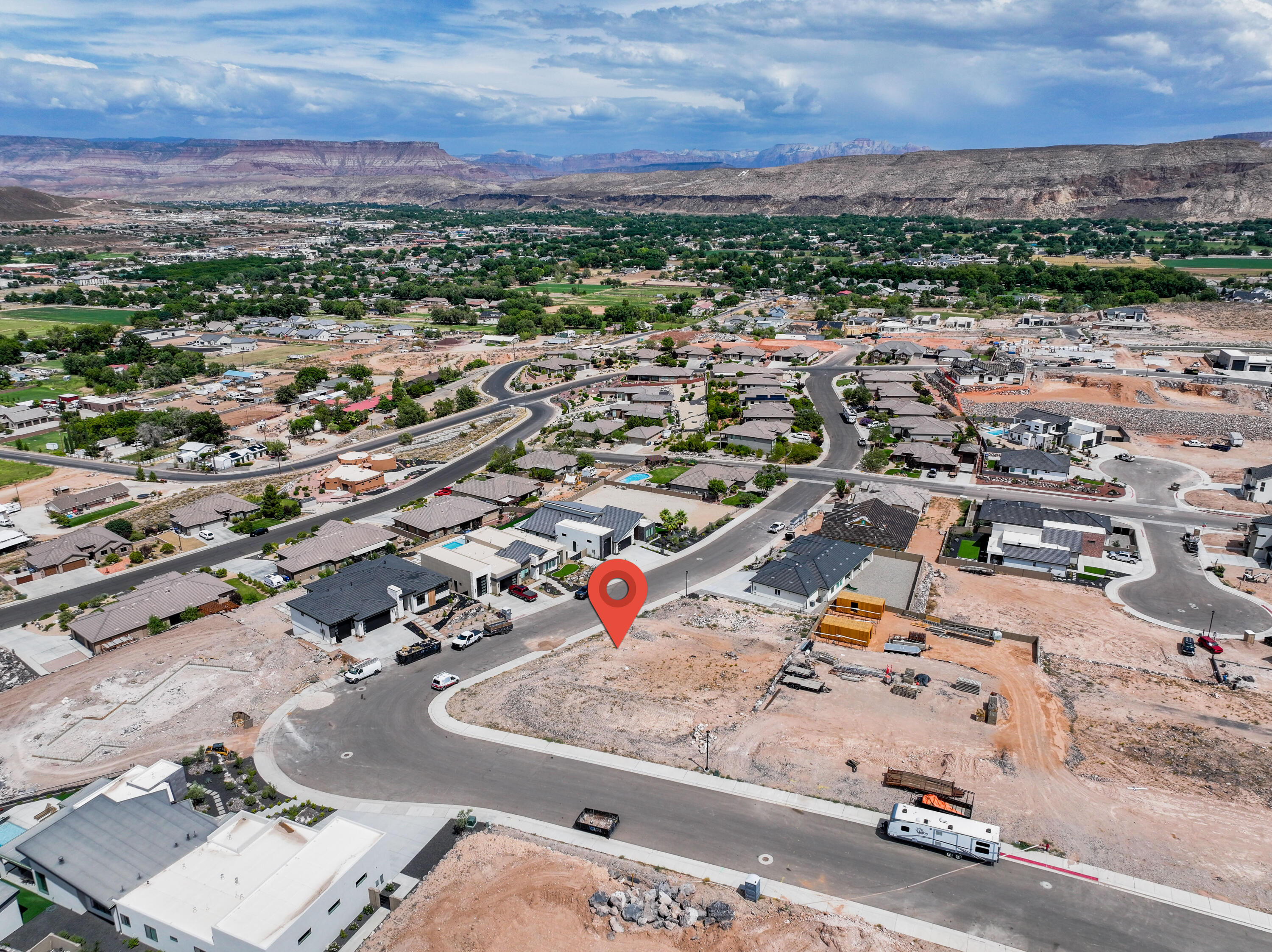 SCENIC POINTE - Land