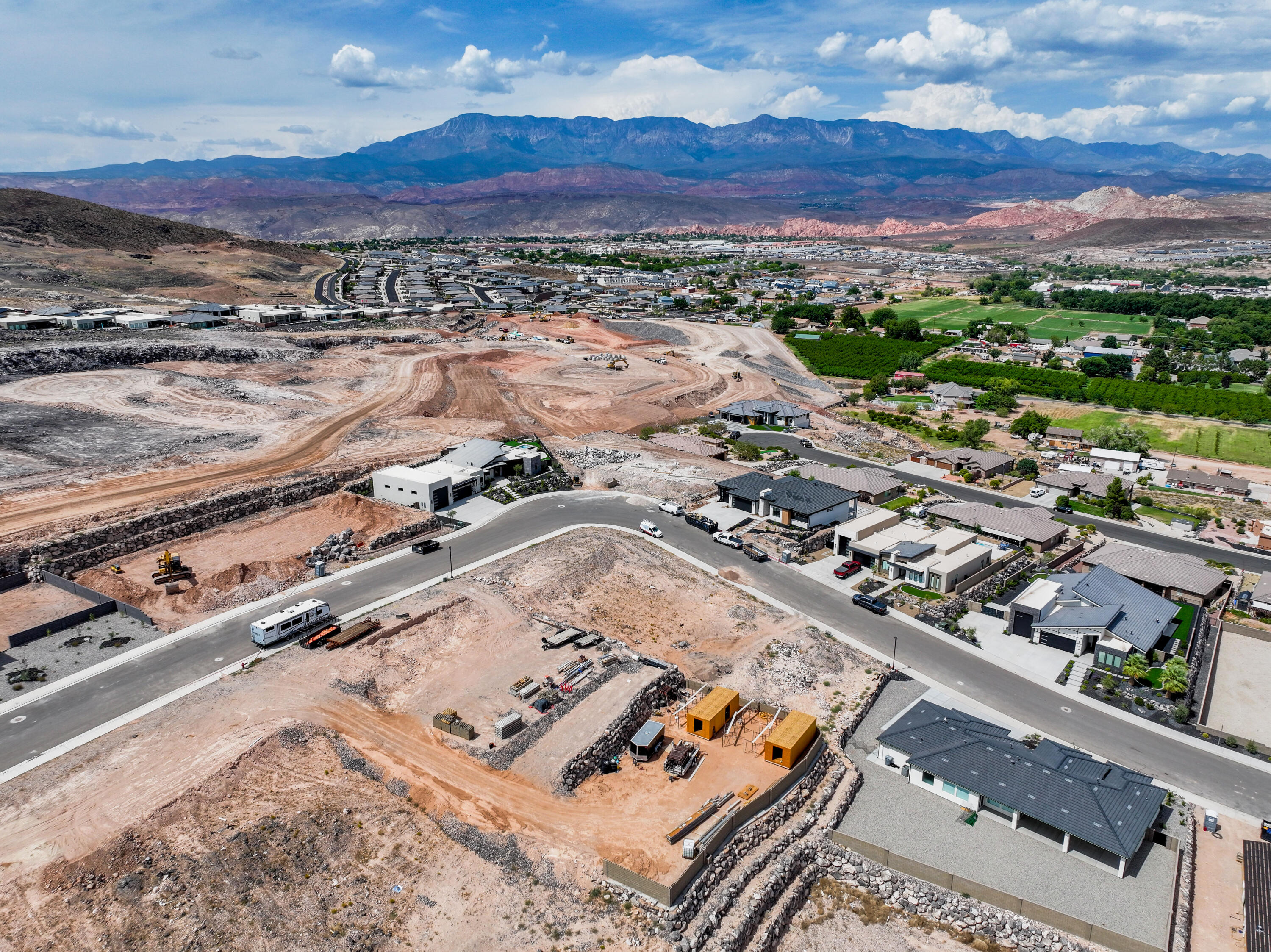 SCENIC POINTE - Land