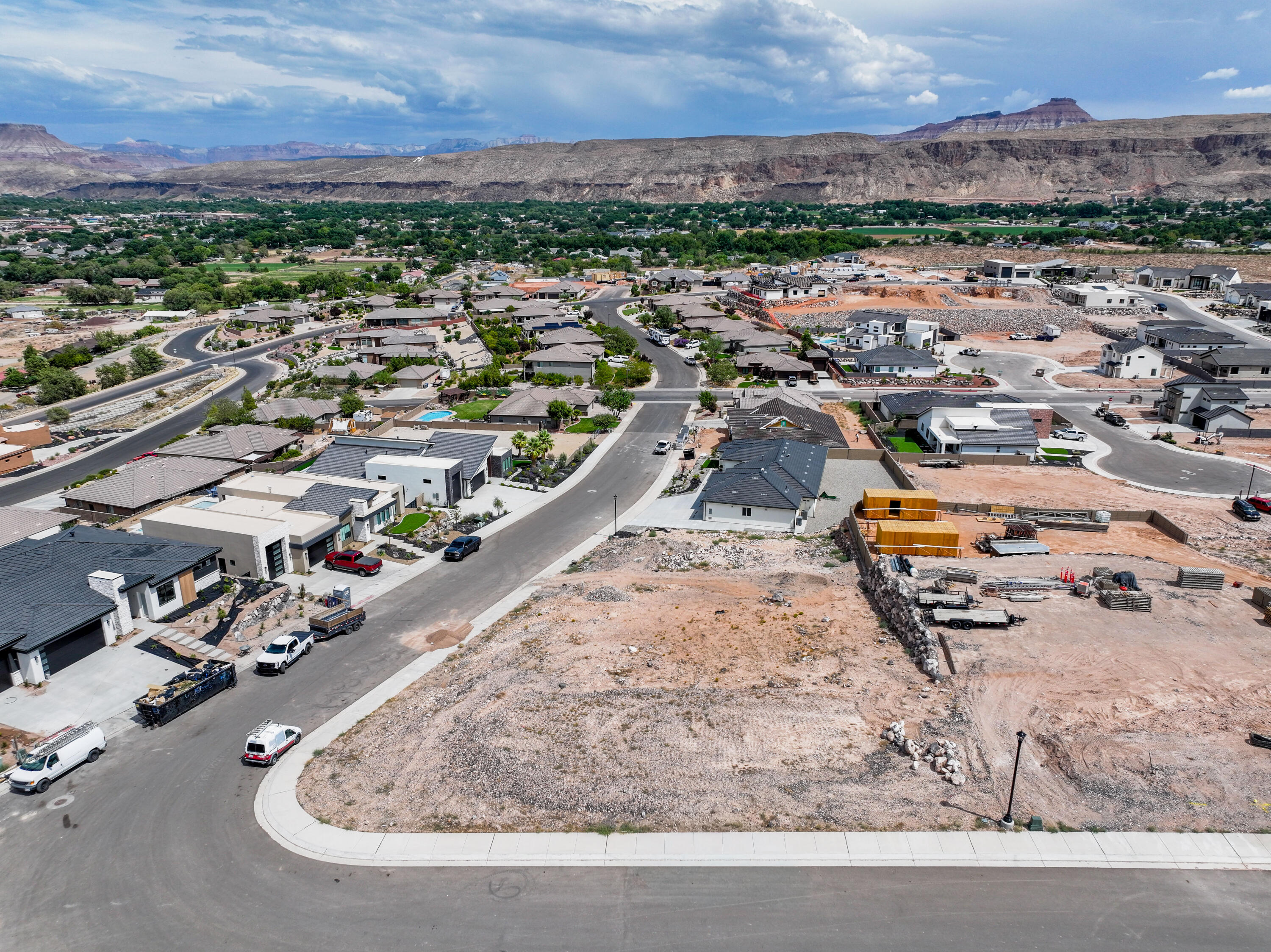 SCENIC POINTE - Land