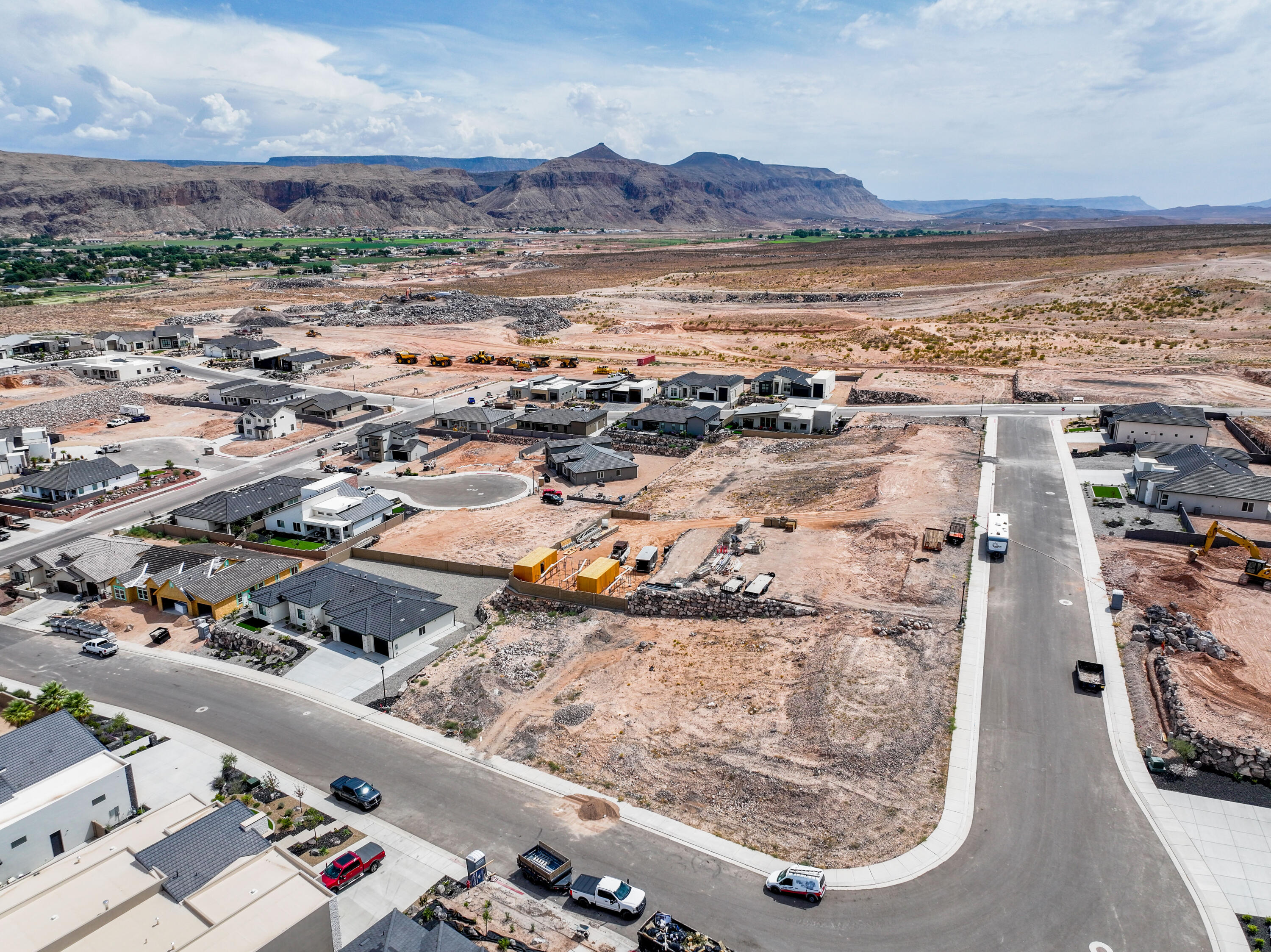 SCENIC POINTE - Land