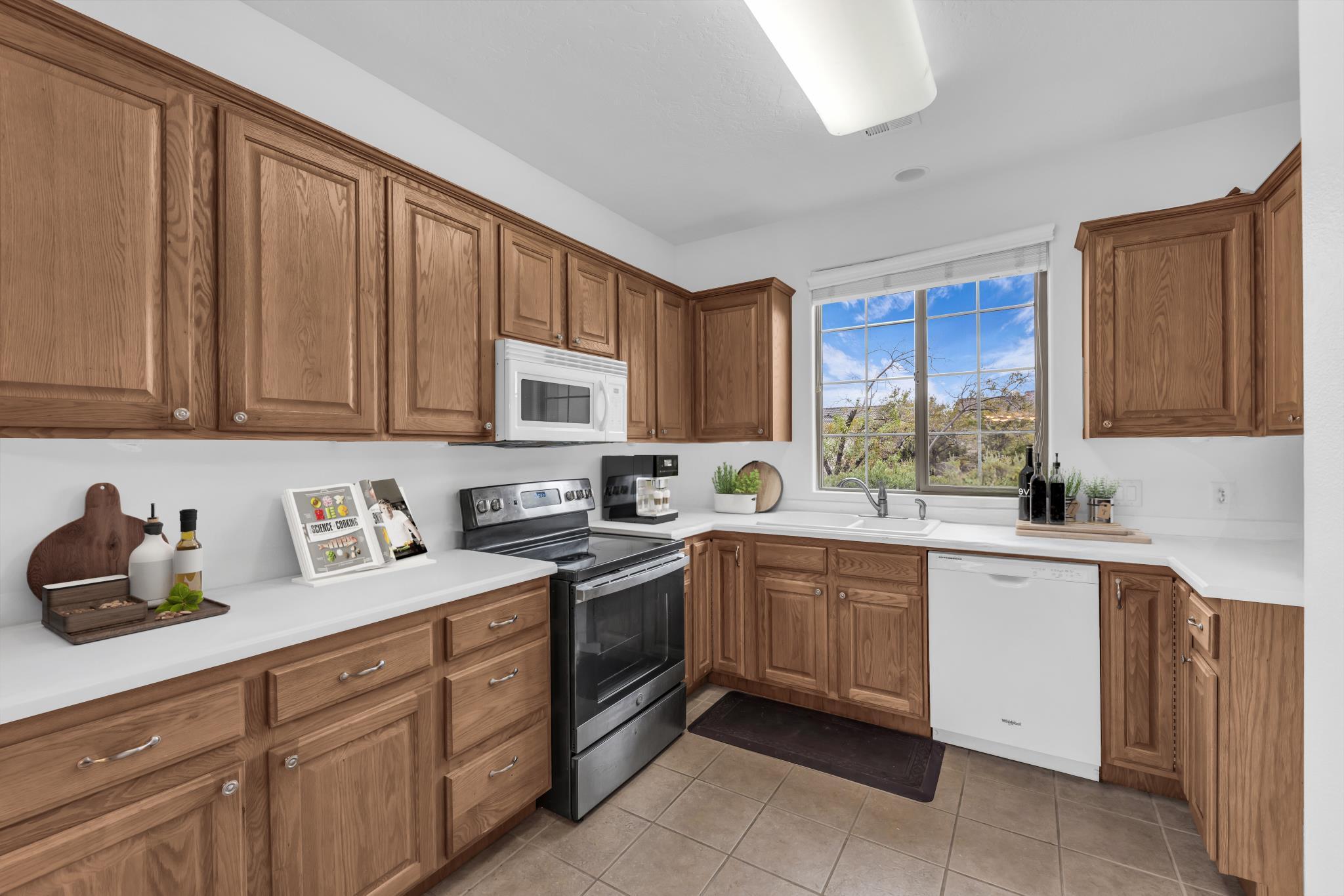 CORAL CANYON - Residential