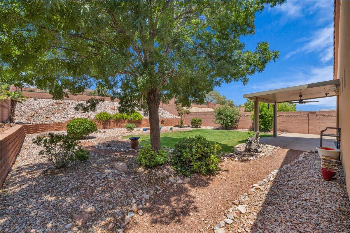 CORAL CANYON - Residential