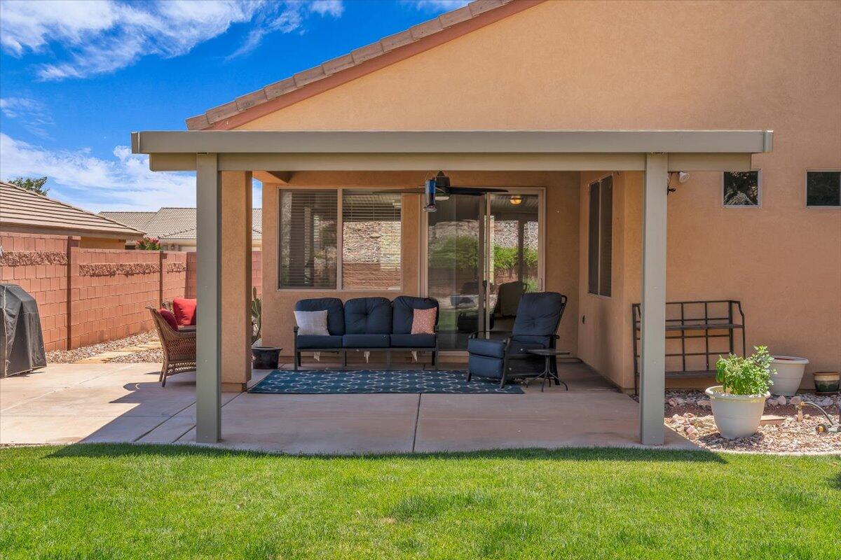 CORAL CANYON - Residential