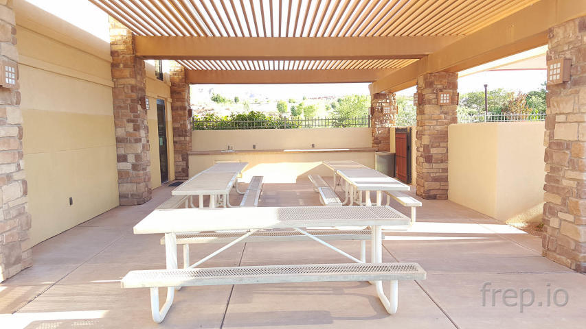 CORAL CANYON - Residential