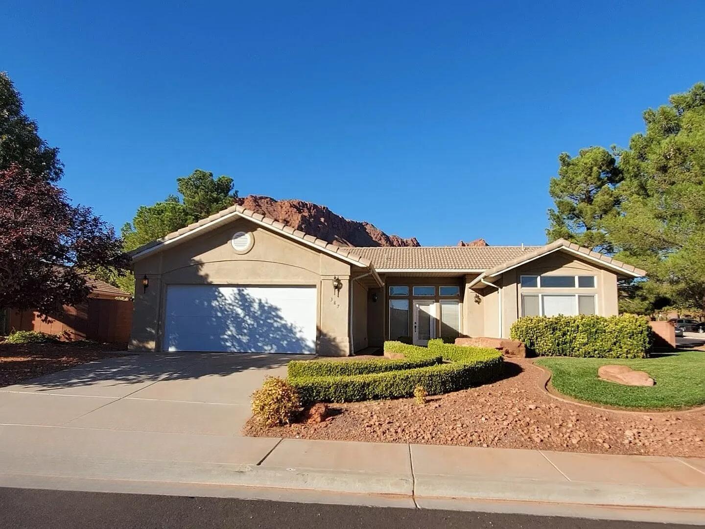 WINDOW ROCK - Residential