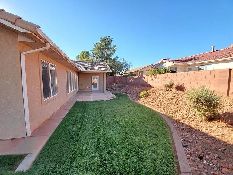 WINDOW ROCK - Residential