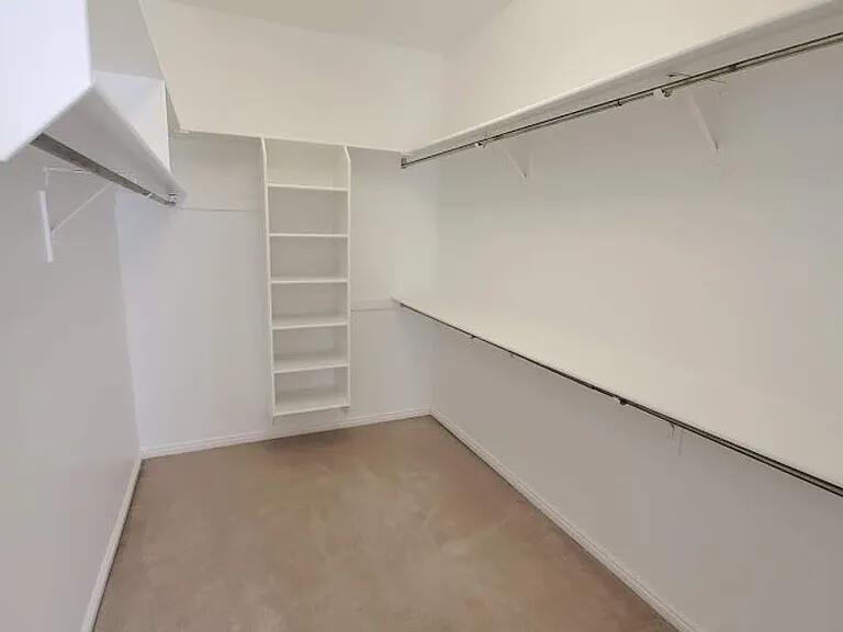 WINDOW ROCK - Residential