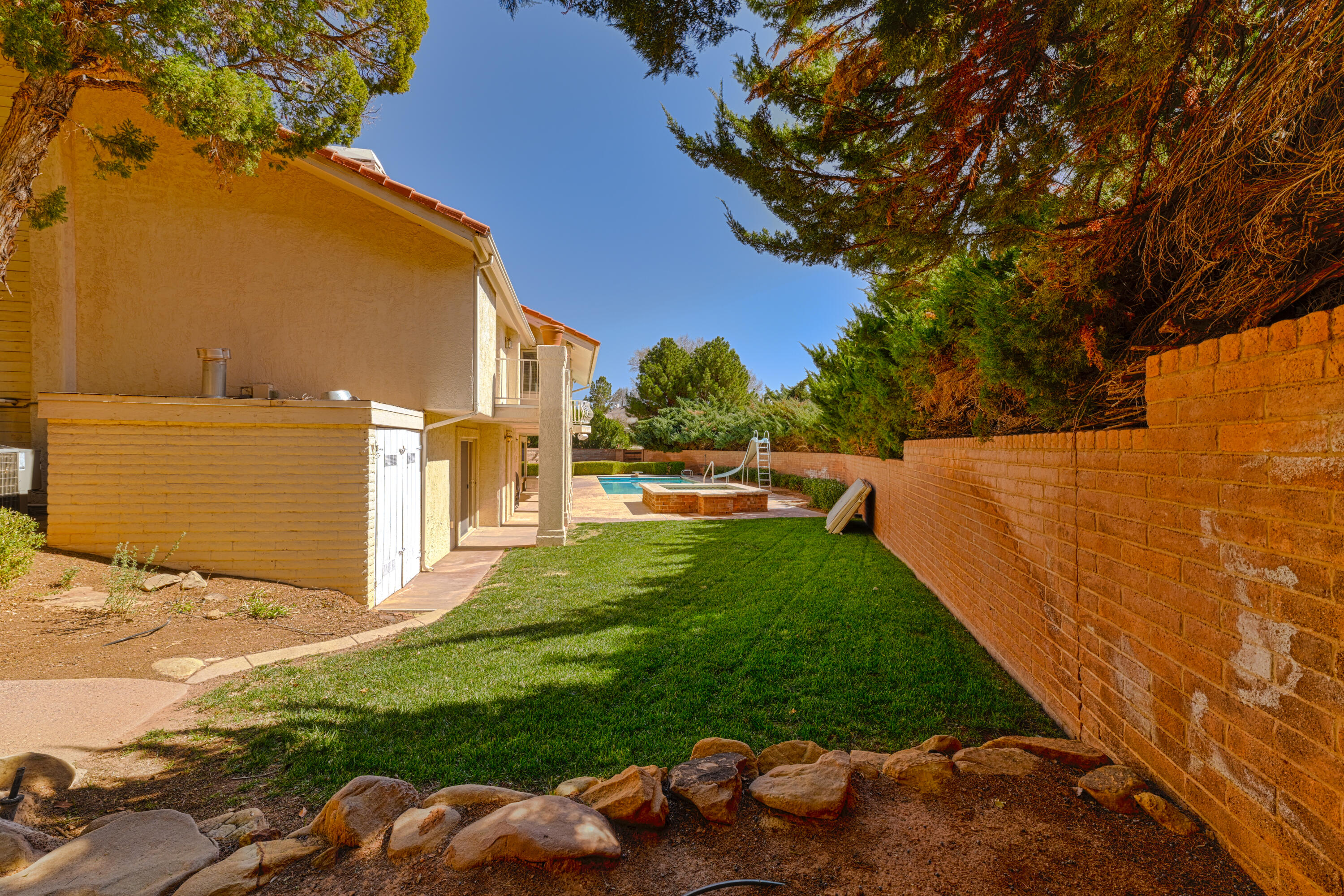 BLOOMINGTON COUNTRY CLUB - Residential