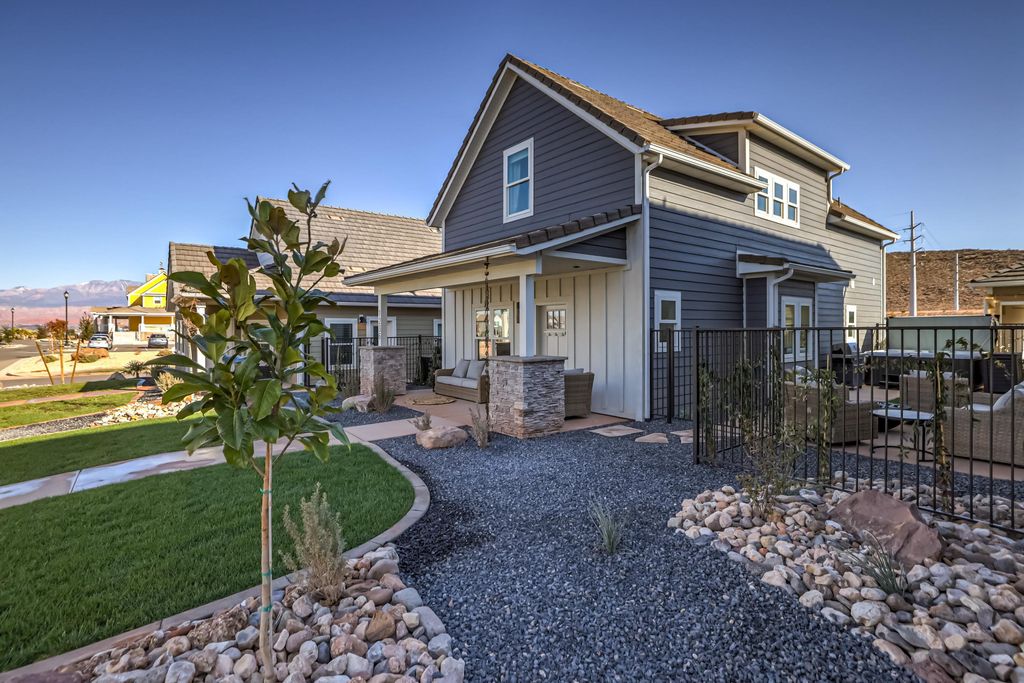 Photo of 1236 E VILLA Way, Washington, UT 84780 (MLS # 26-270892)