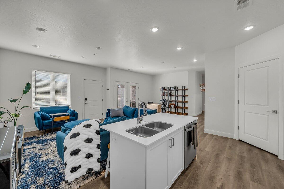 AUBURN HILLS - Residential