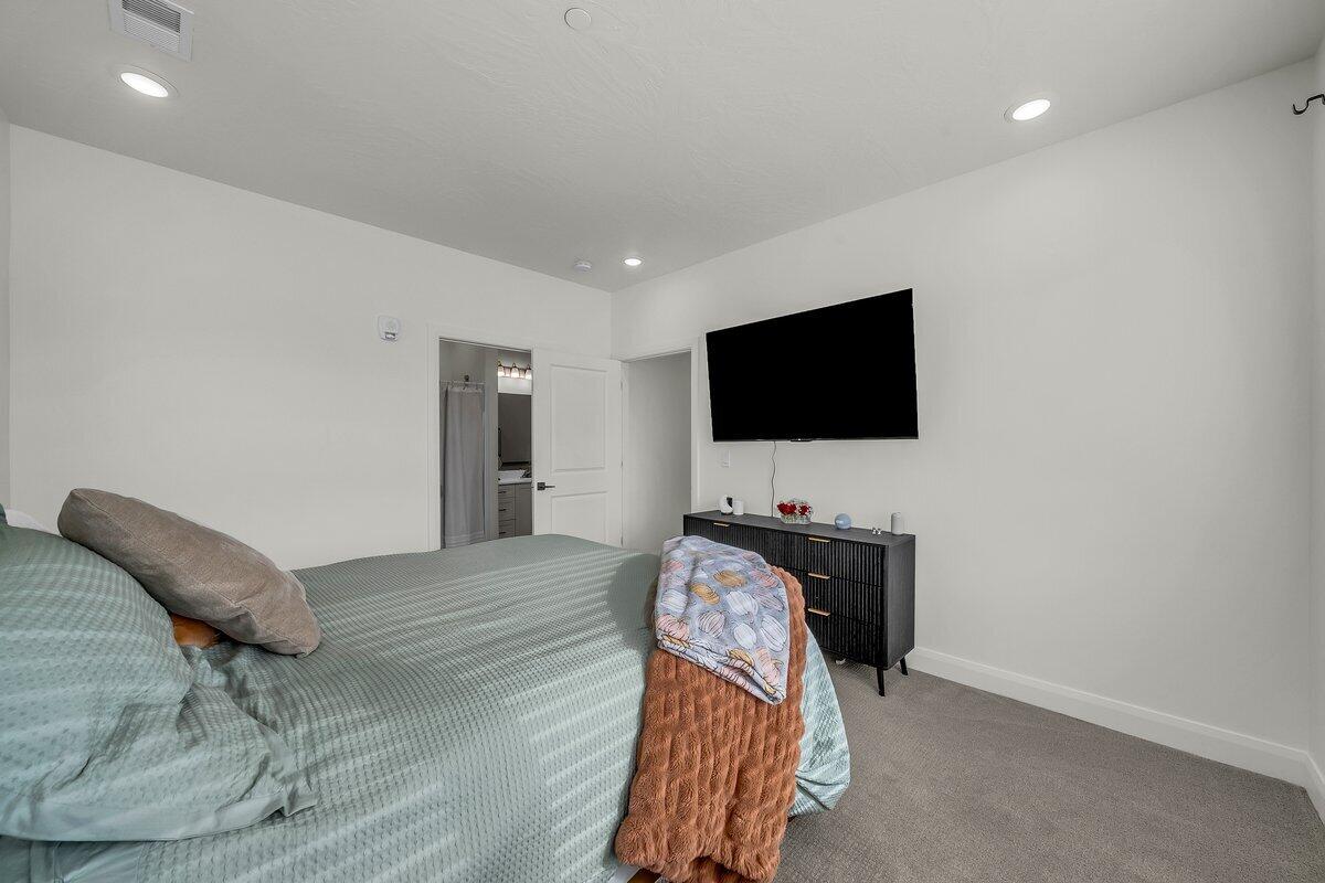 AUBURN HILLS - Residential