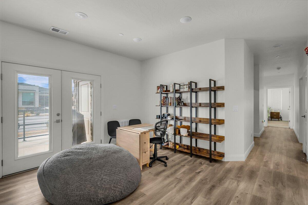 AUBURN HILLS - Residential