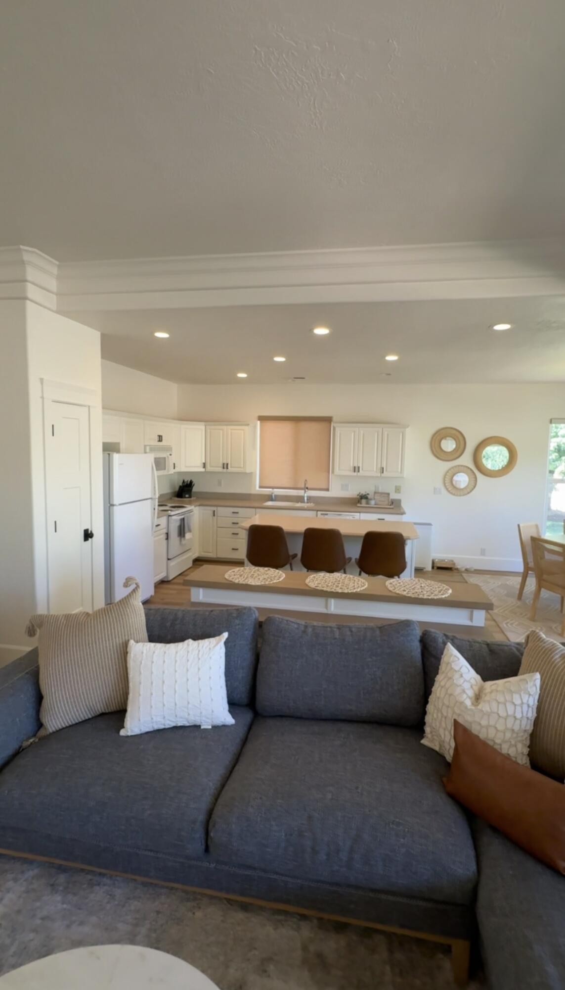 LAGUNA AT GREEN SPRINGS - Residential