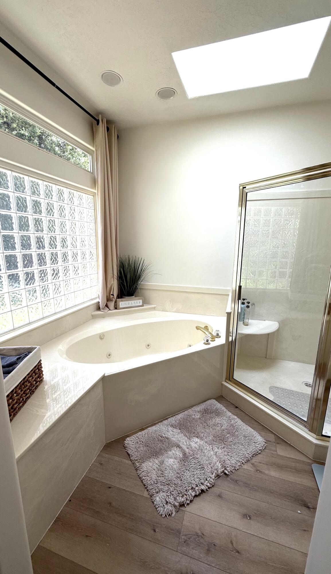 LAGUNA AT GREEN SPRINGS - Residential