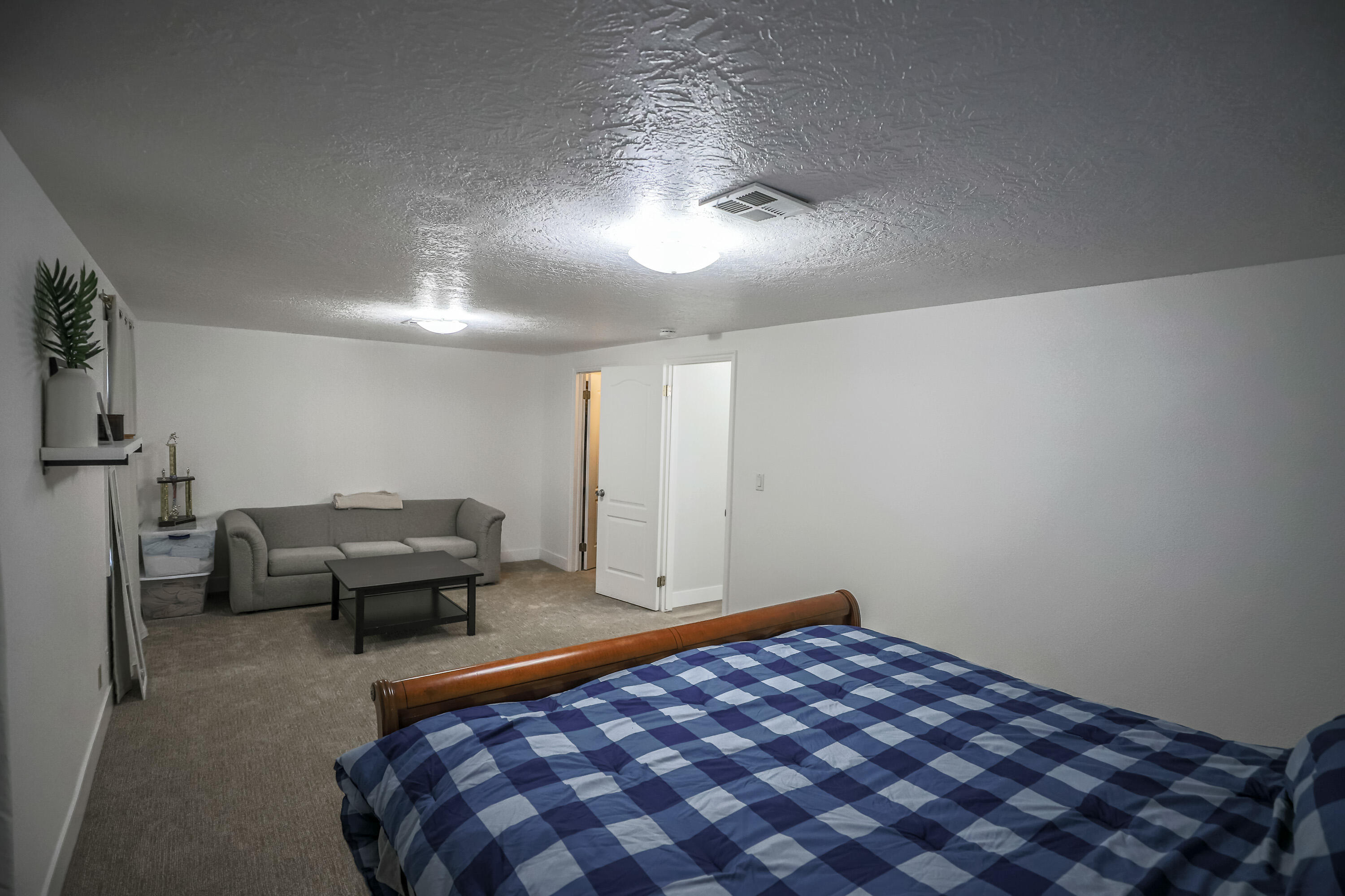 BLOOMINGTON HILLS - Residential