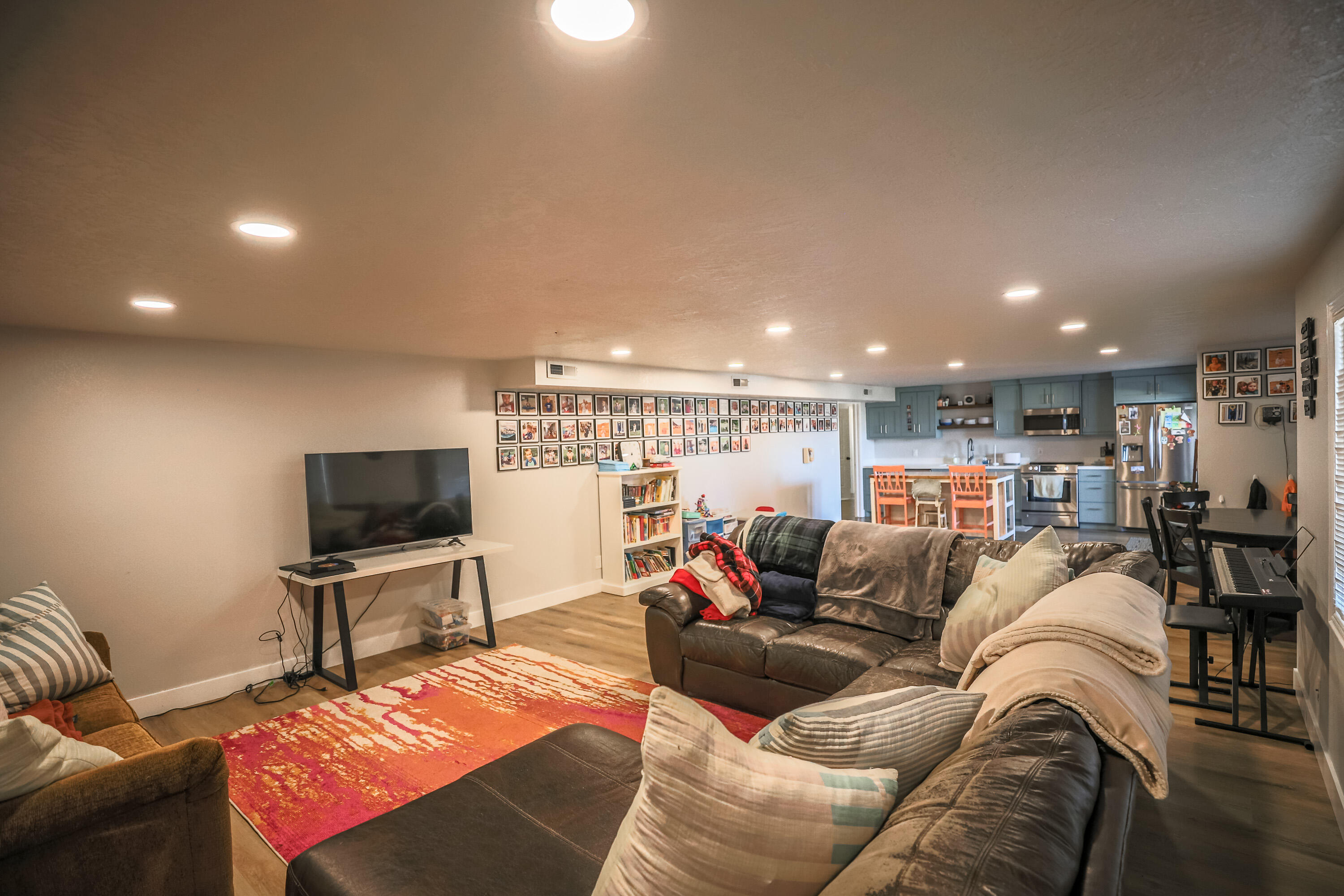 BLOOMINGTON HILLS - Residential