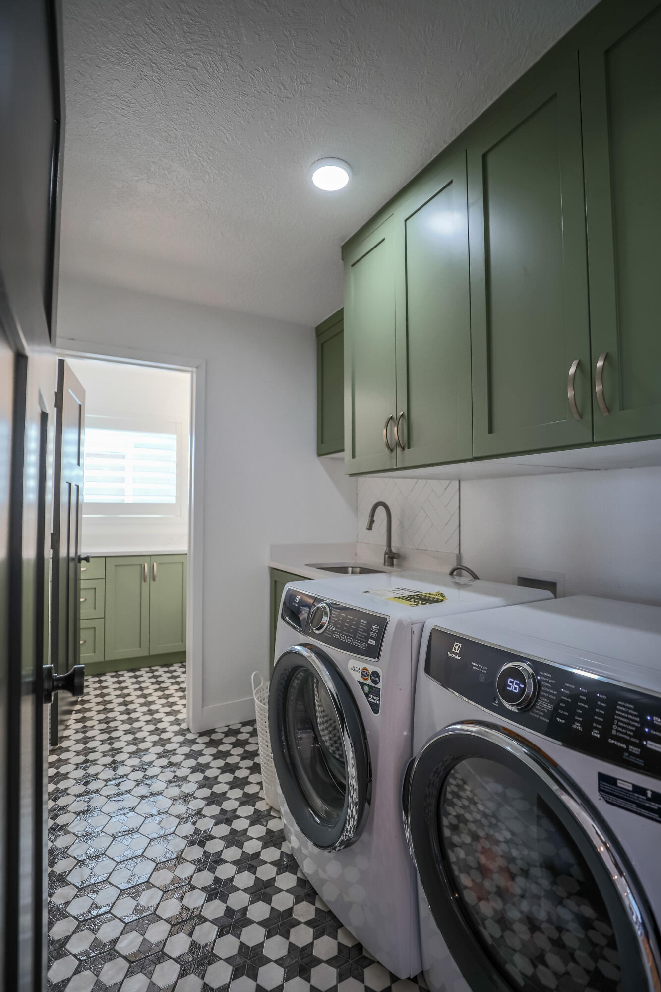 BLOOMINGTON HILLS - Residential