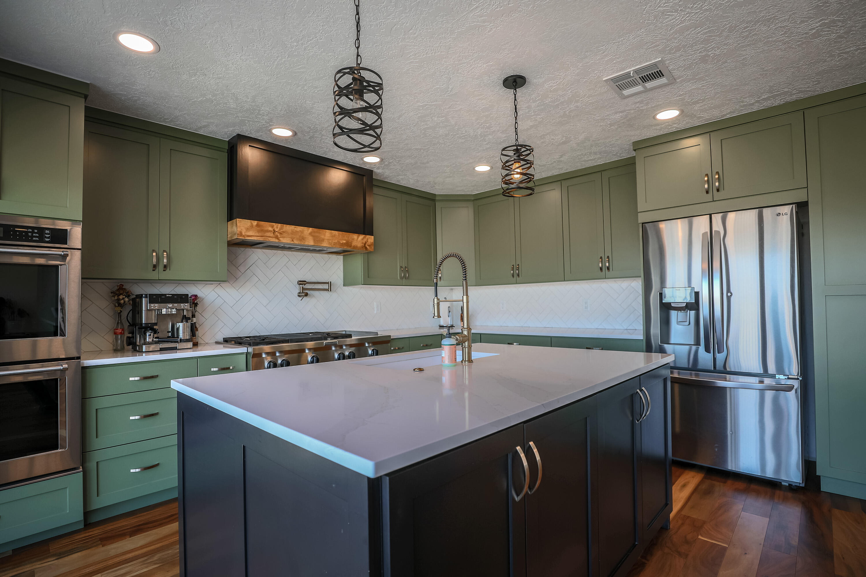 BLOOMINGTON HILLS - Residential